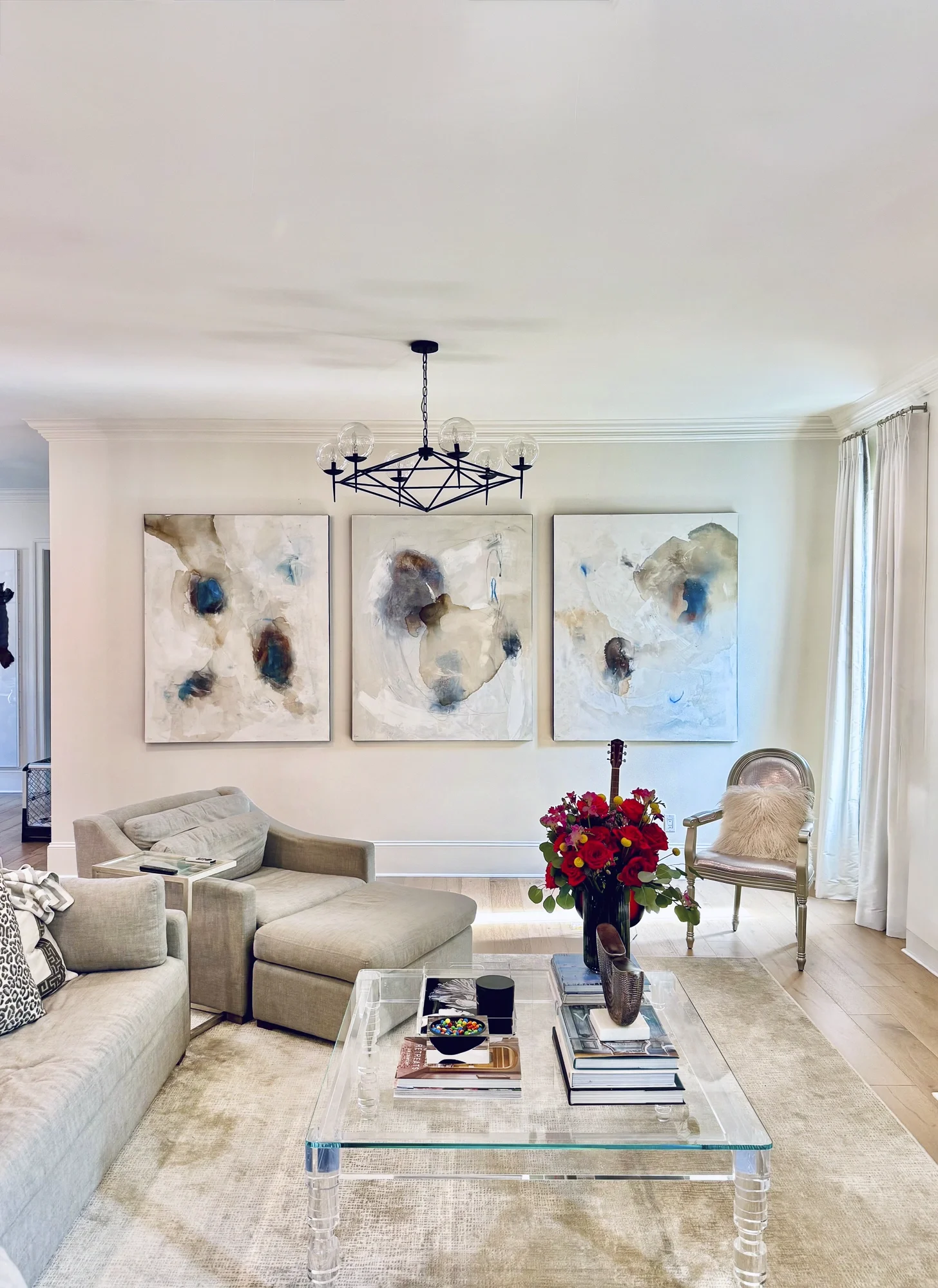 Space: Private Residence, Living Space
Artist: Tony Mose, On Abstract