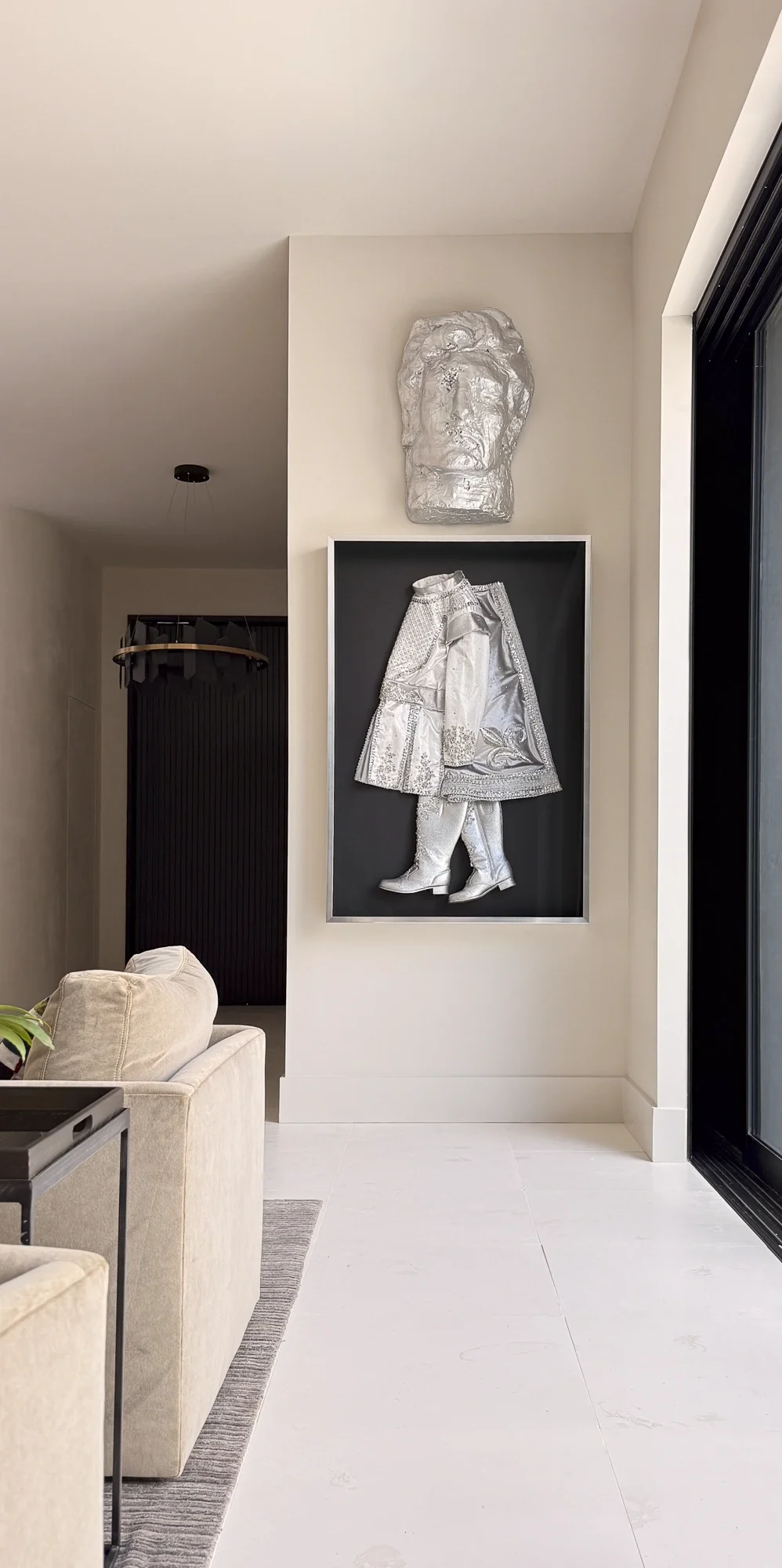 Space: Private Residence, Entertainment Area
Artist: Tony Mose, On Sculpture 