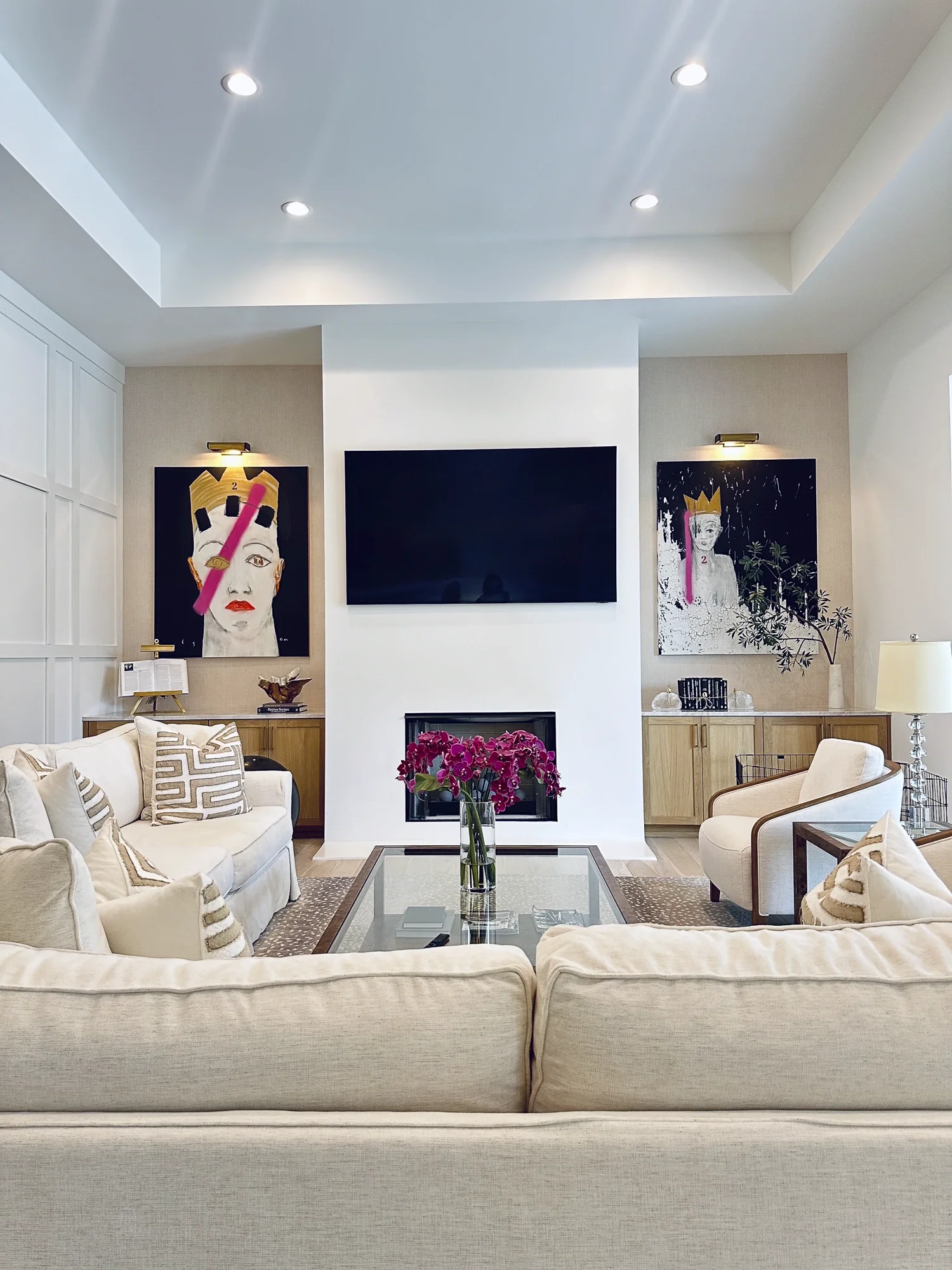 Space: Private Residence, Entertainment Area
Artist: Tony Mose, On Figurative