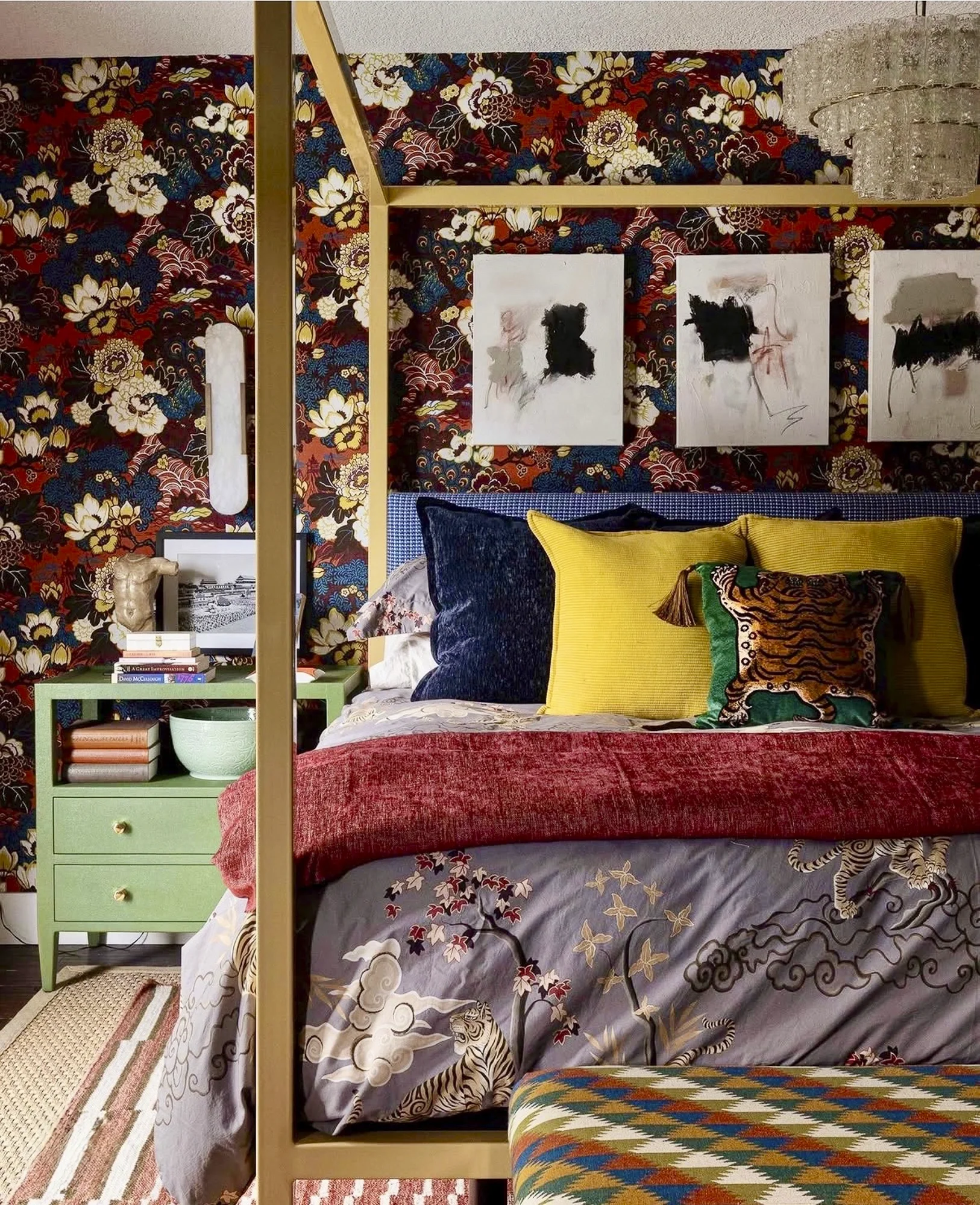 Space: Private Residence, Bedroom
Artist: Tracey Mose, UE Edit
