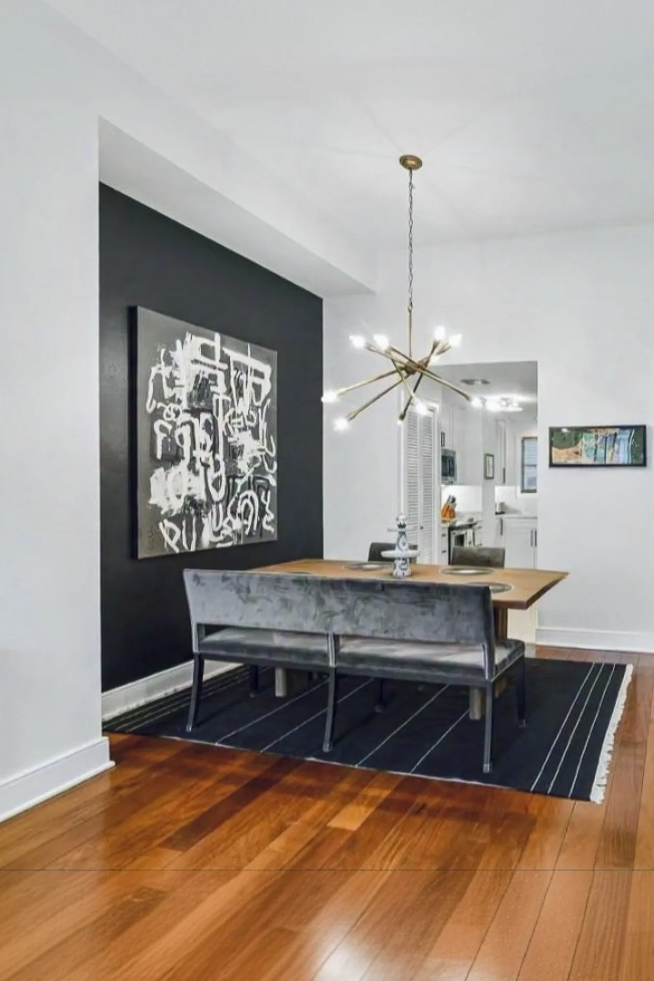 Space: Private Residence, Dining Area
Artist: Tracey Mose, Urban Expressionism