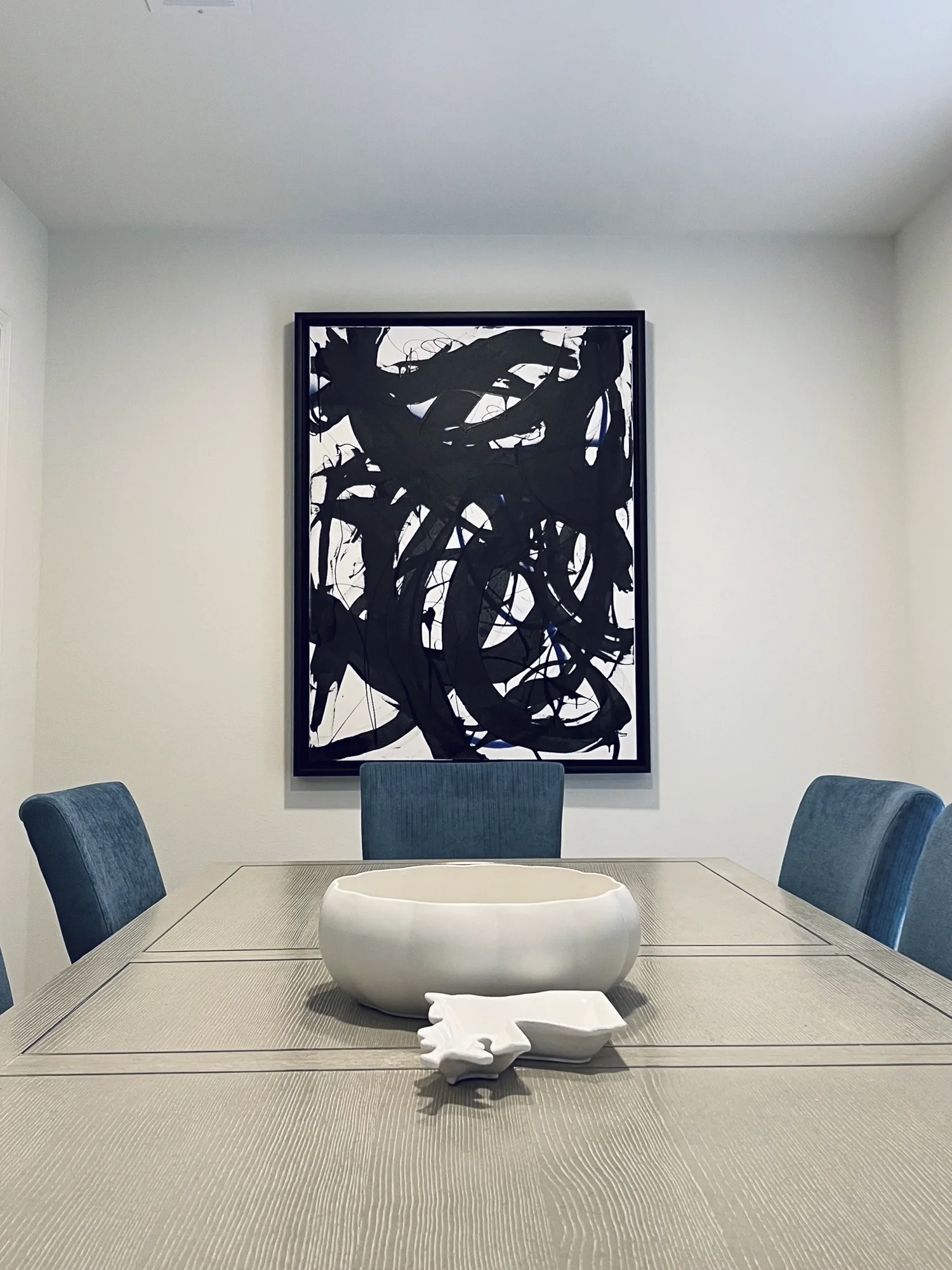 Space: Private Residence, Dining Room
Artist: Tracey Mose, Urban Expressionism
