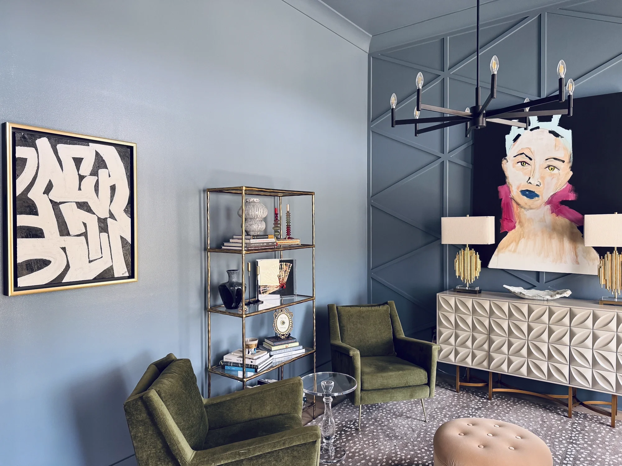 Space: Private Residence, Living Area
Artist: Tony Mose, On Figurative
Artist: Tracey Mose, Urban Expressionism