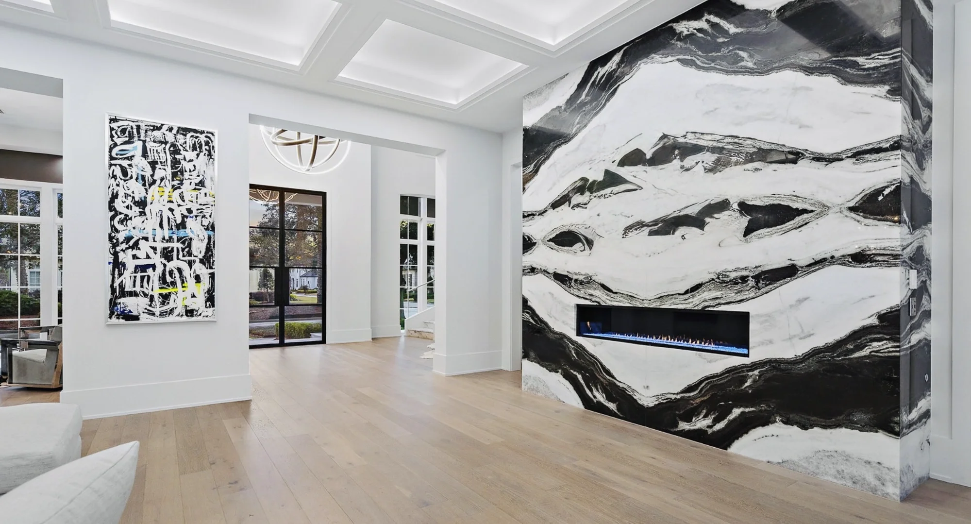 Space: Private Residence, Living Space
Artist: Tracey Mose, Urban Expressionism