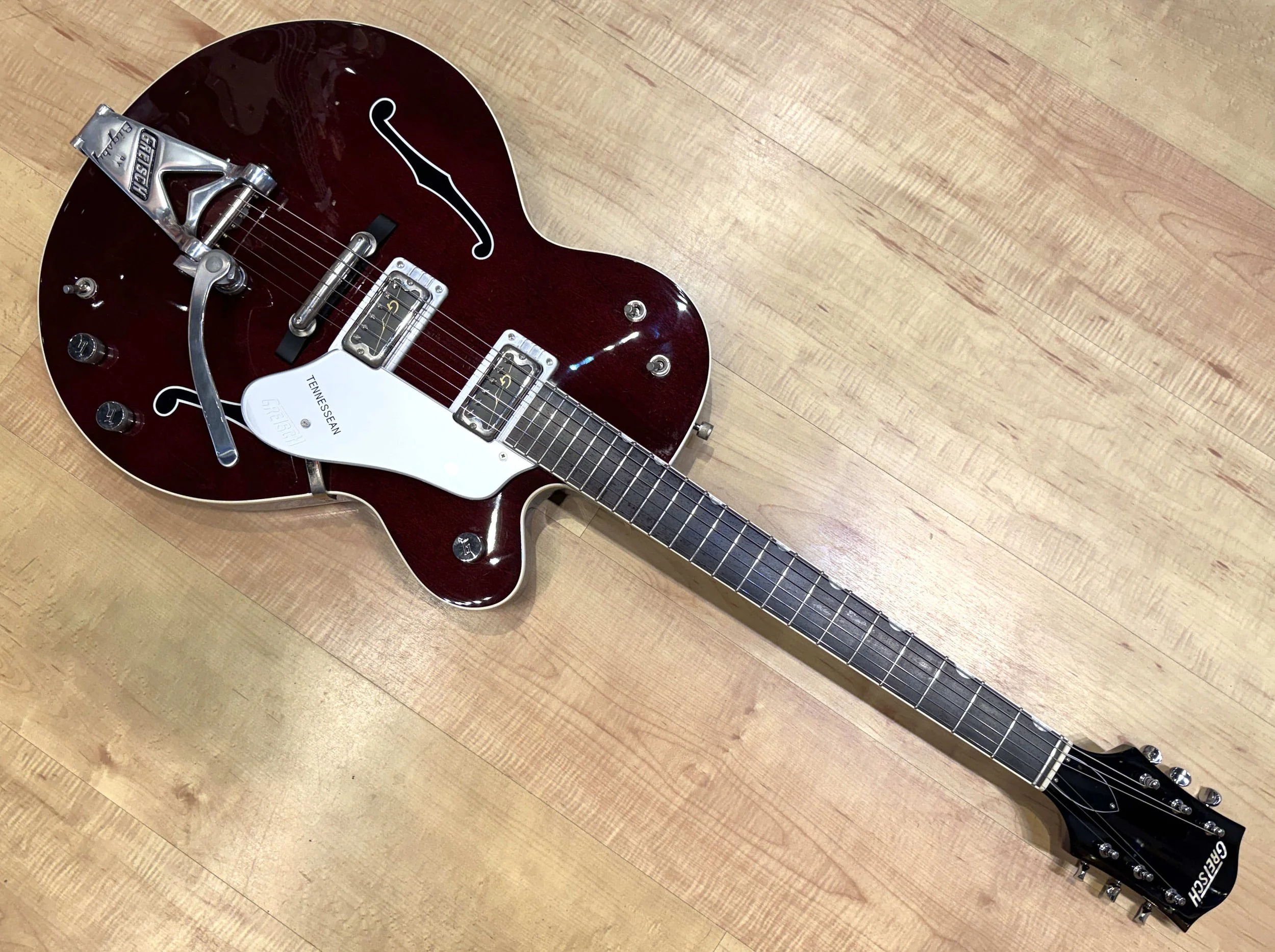 Neck of the Gretsch 6119-62HT Tennessean Semi-Hollow Electric Guitar- Used 2001