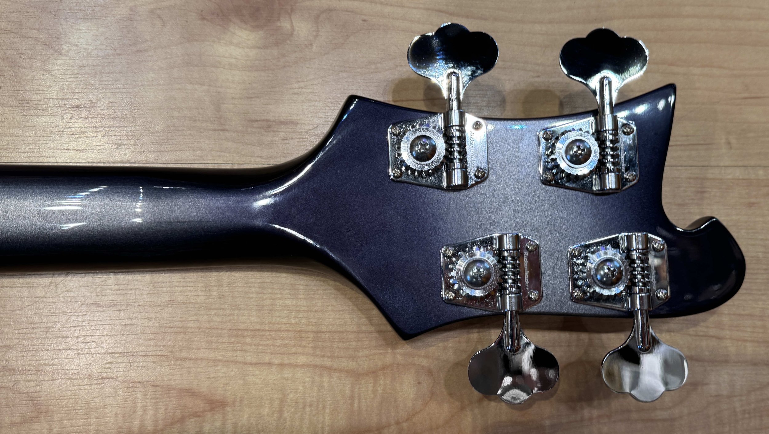 Tuners of the 2026 Rickenbacker Fab Gear Limited Edition 4003 Bass in Silverburst