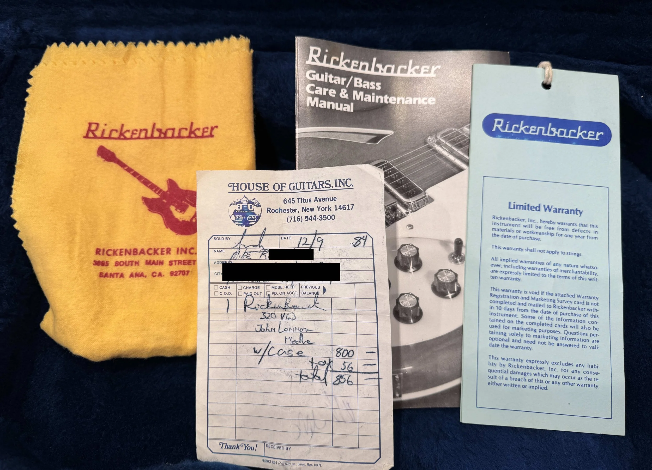 Case candy of the Rickenbacker 325V64 Short-Scale Electric Guitar (JetGlo) - Vintage 1984