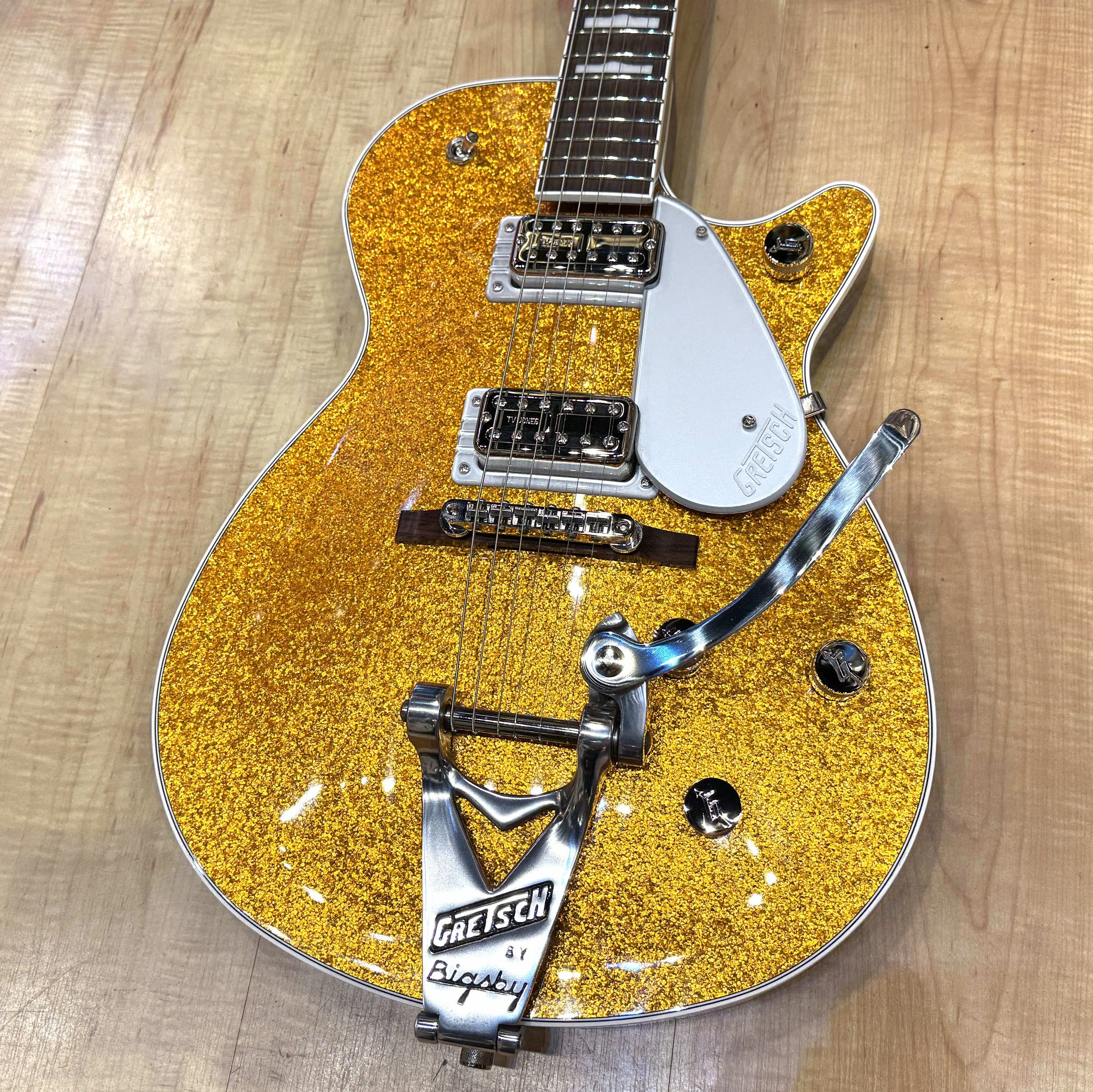 Gretsch G6129T-89 Vintage Select ‘89 Sparkle Jet with Bigsby Rosewood Fingerboard (Gold Sparkle)