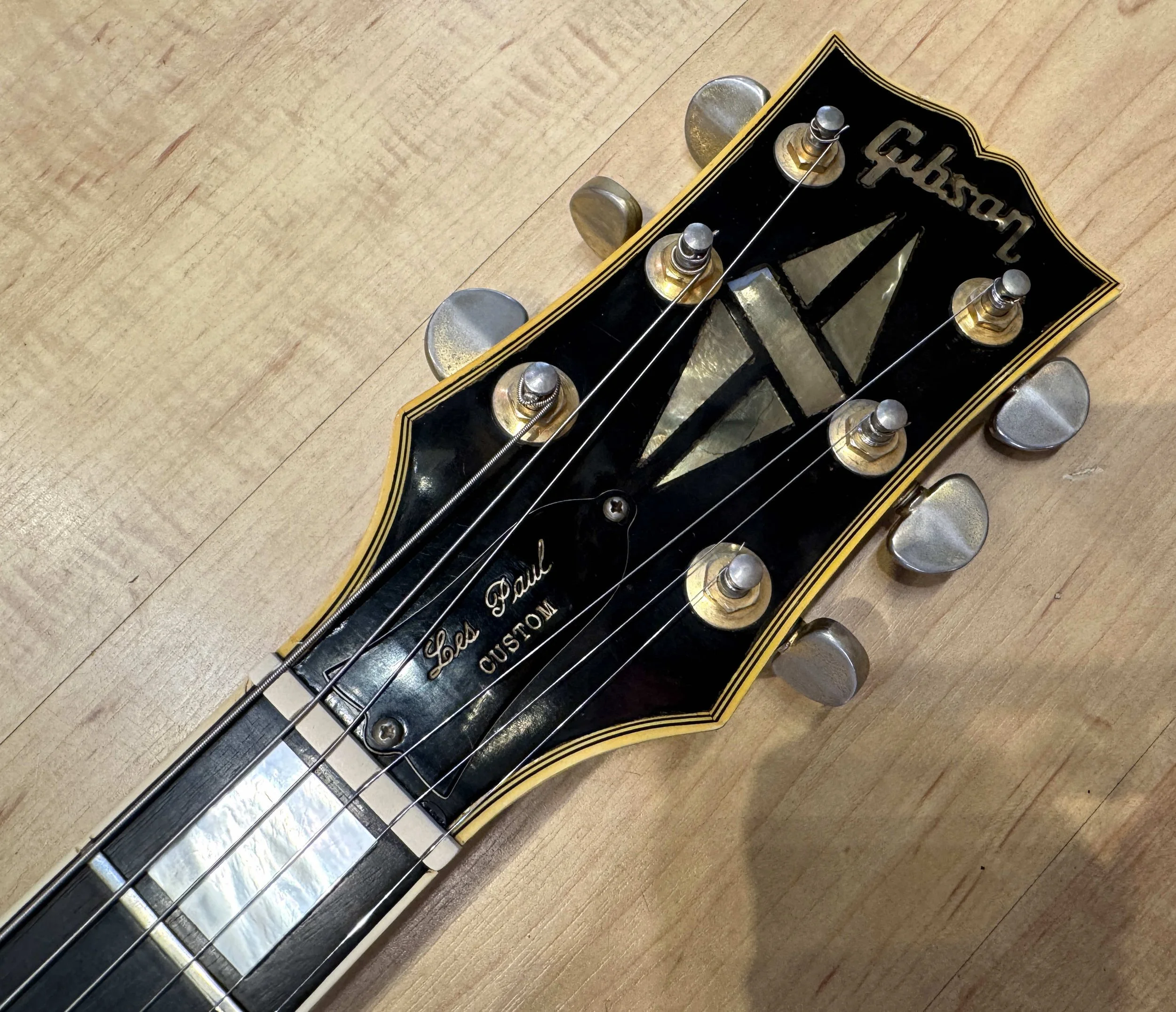 Headstock of the Vintage 1971 Gibson Les Paul Custom Black Beauty ‘Fretless Wonder’
