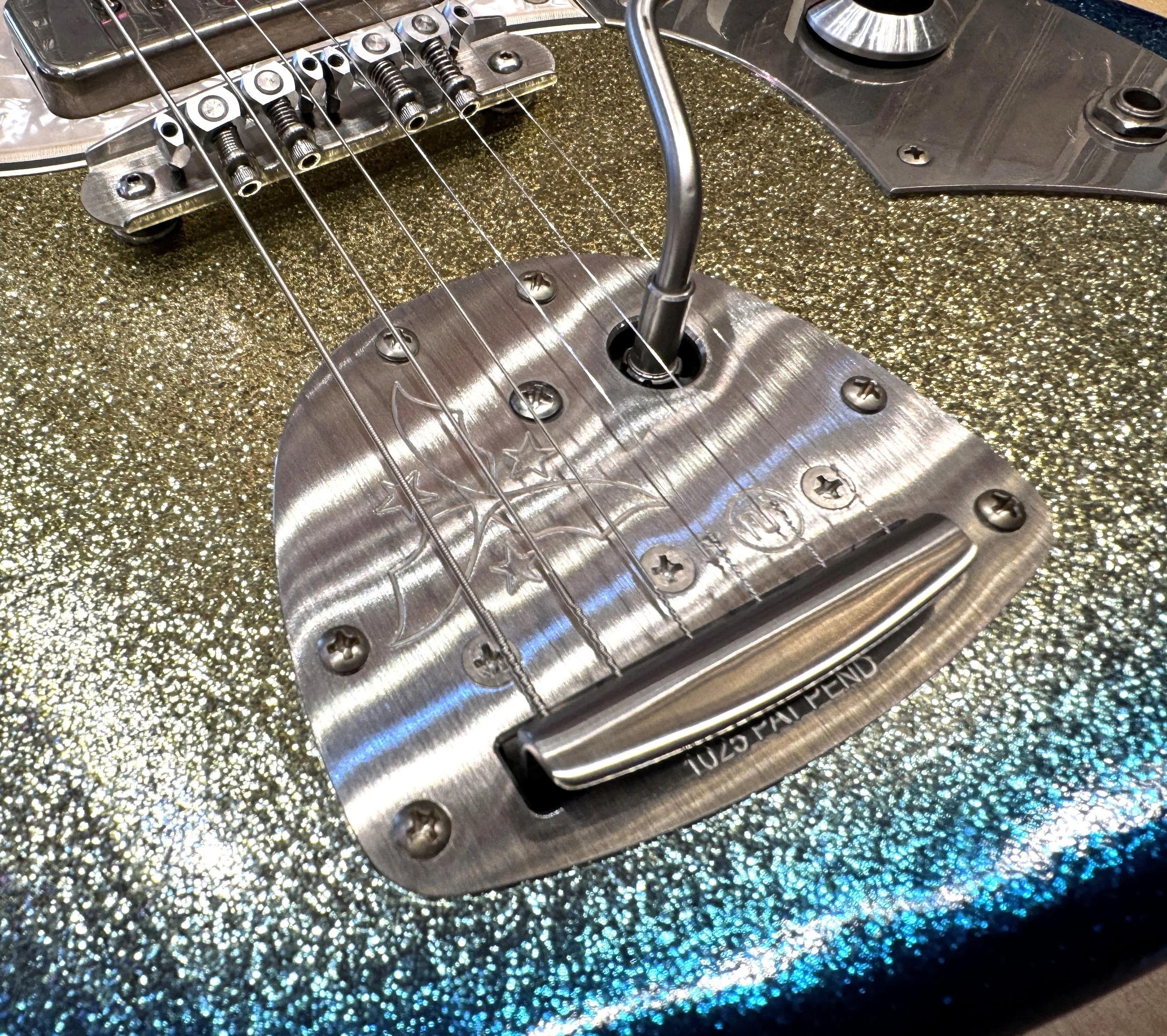 Novo_Custom_Series_Sirus_J_Surfburst_Sparkle_Electric_Guitar_New_In_Stock_With_Case_7733.jpg