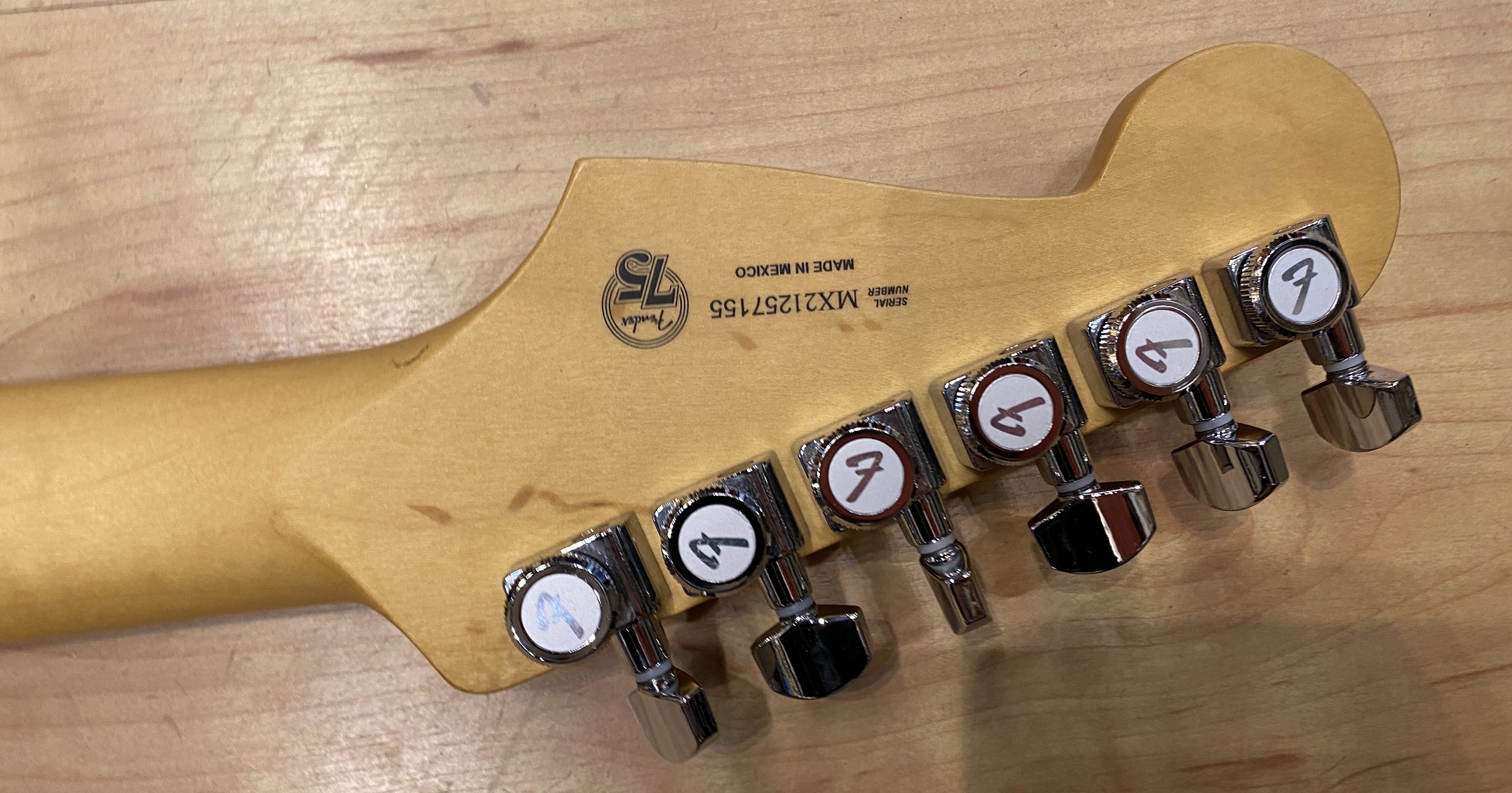 Player　Andy　3-Color　Guitar　Gear　Sunburst　Stratocaster　Electric　Fab　Fender　Babiuk's　Plus　—
