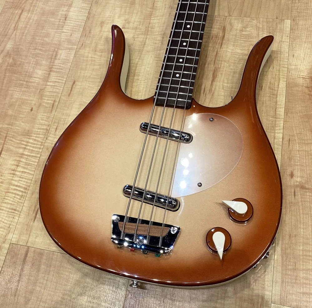 Danelectro_Longhorn_bass_Coppe 