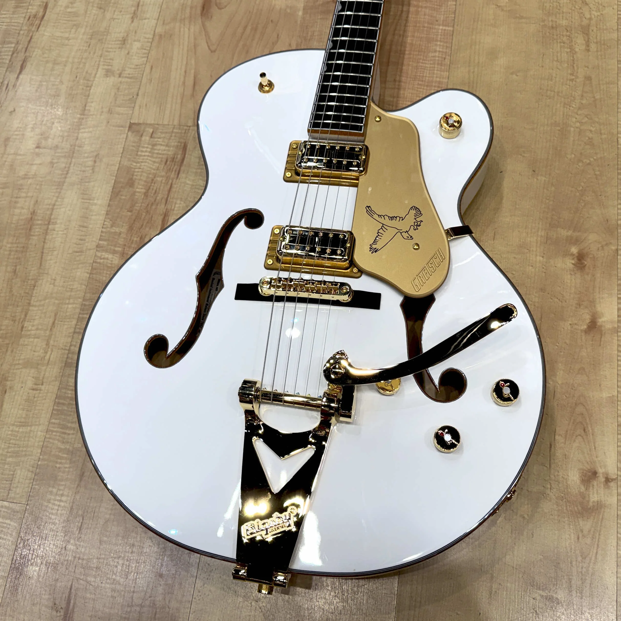 Gretsch Synchromatic Falcon Hollow Body Single-Cut Electric Guitar with Bigsby (White)
