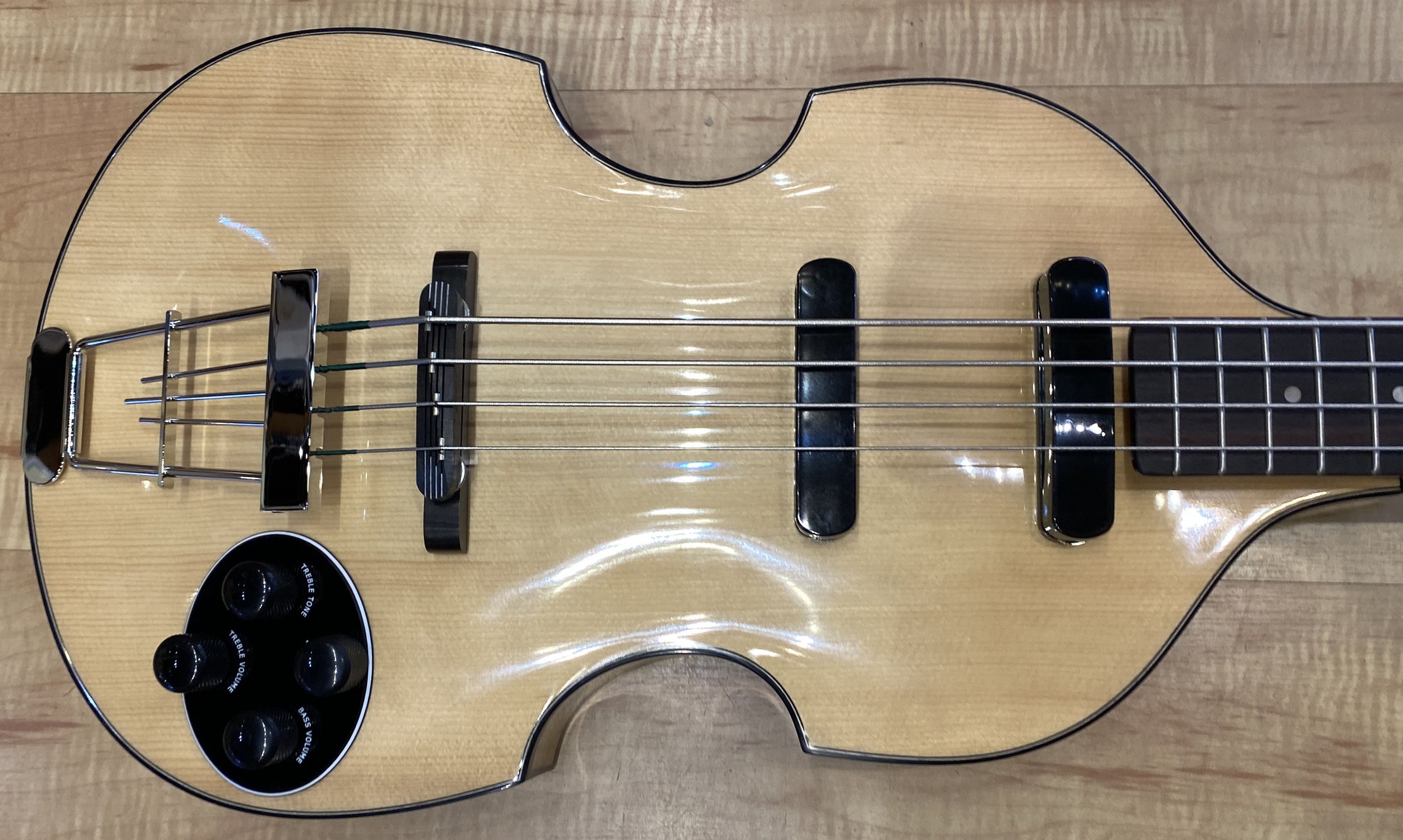 Hofner_5001_500_1_Natural_58_Model_Single_Coil_Violin_Beatle_Violin_Bass_68973.jpg