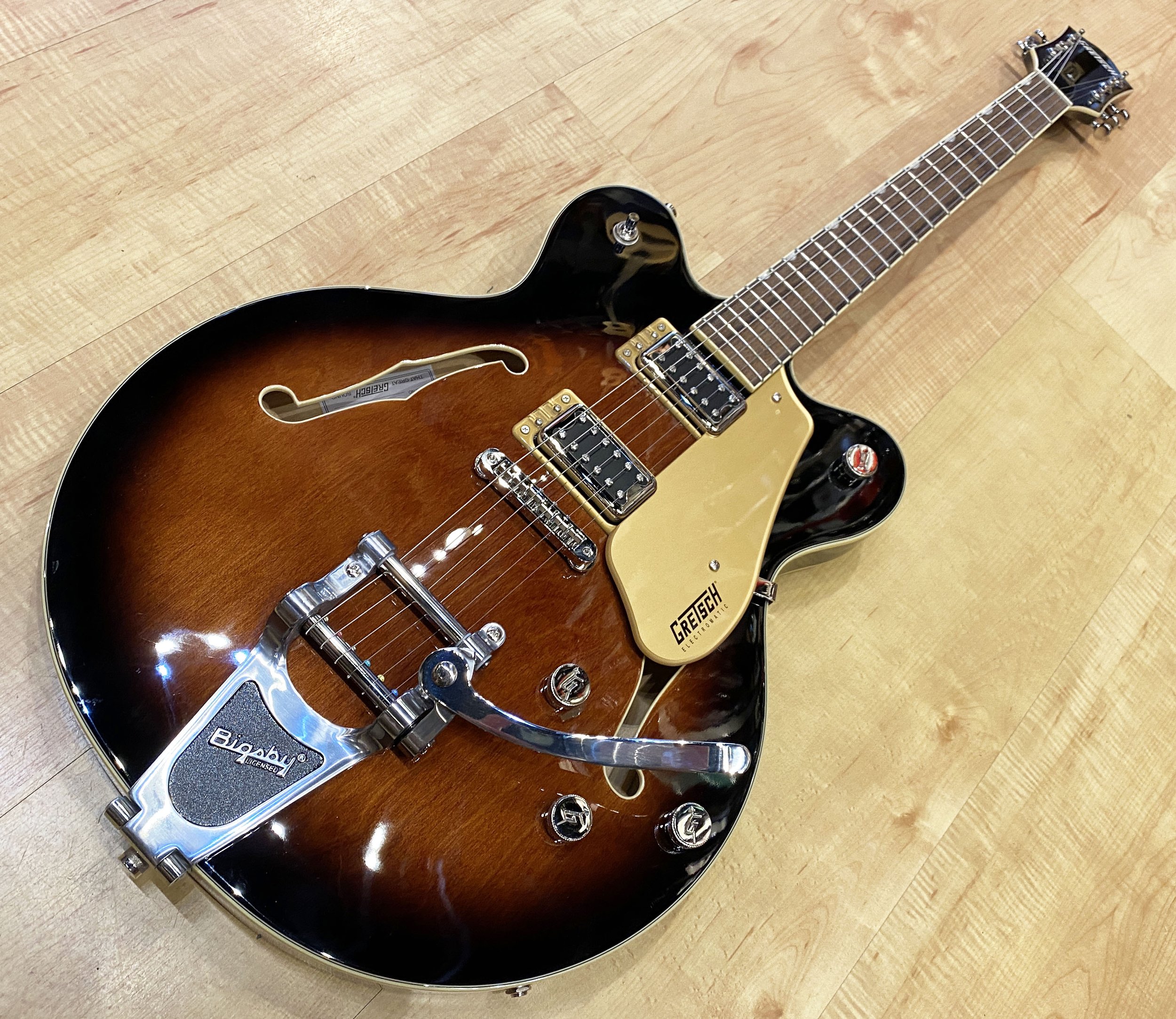 Gretsch_G5622T_Electromatic_Center_Block_Double_Cut_with_Bigsby_Laurel_Fingerboard_Single_Barrel_Burst_7