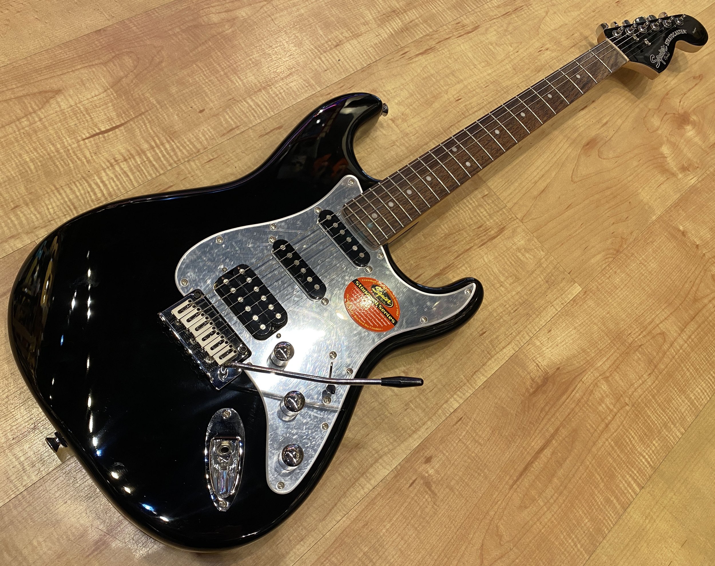 Fender Fender Squier Standard Stratocaster Loaded Mirror Scratchplate  HSS 