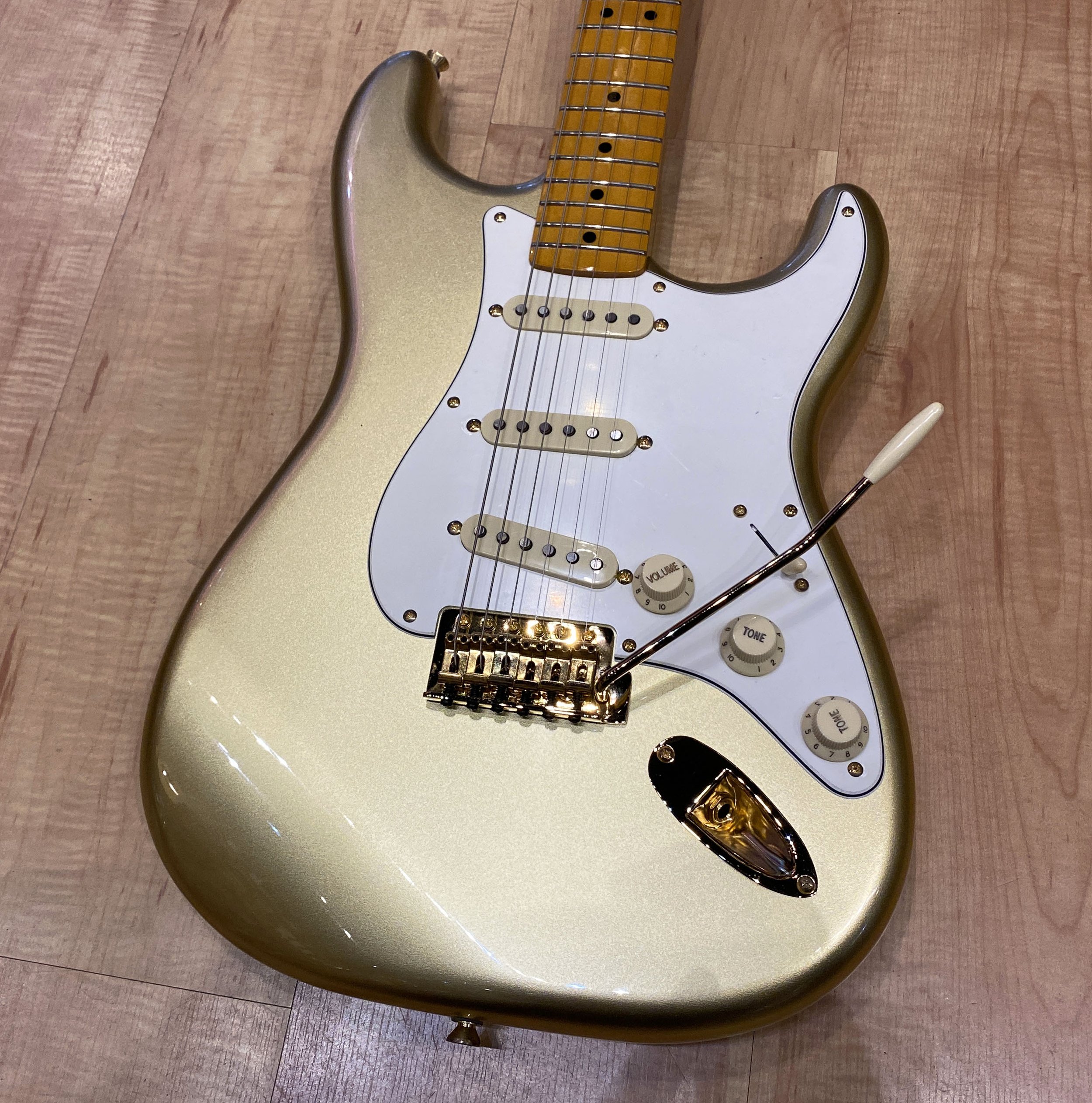 Squier 60th Anniversary Classic Vibe '50s Stratocaster Limited Edition  Electric Guitar Aztec Gold — Andy Babiuk's Fab Gear