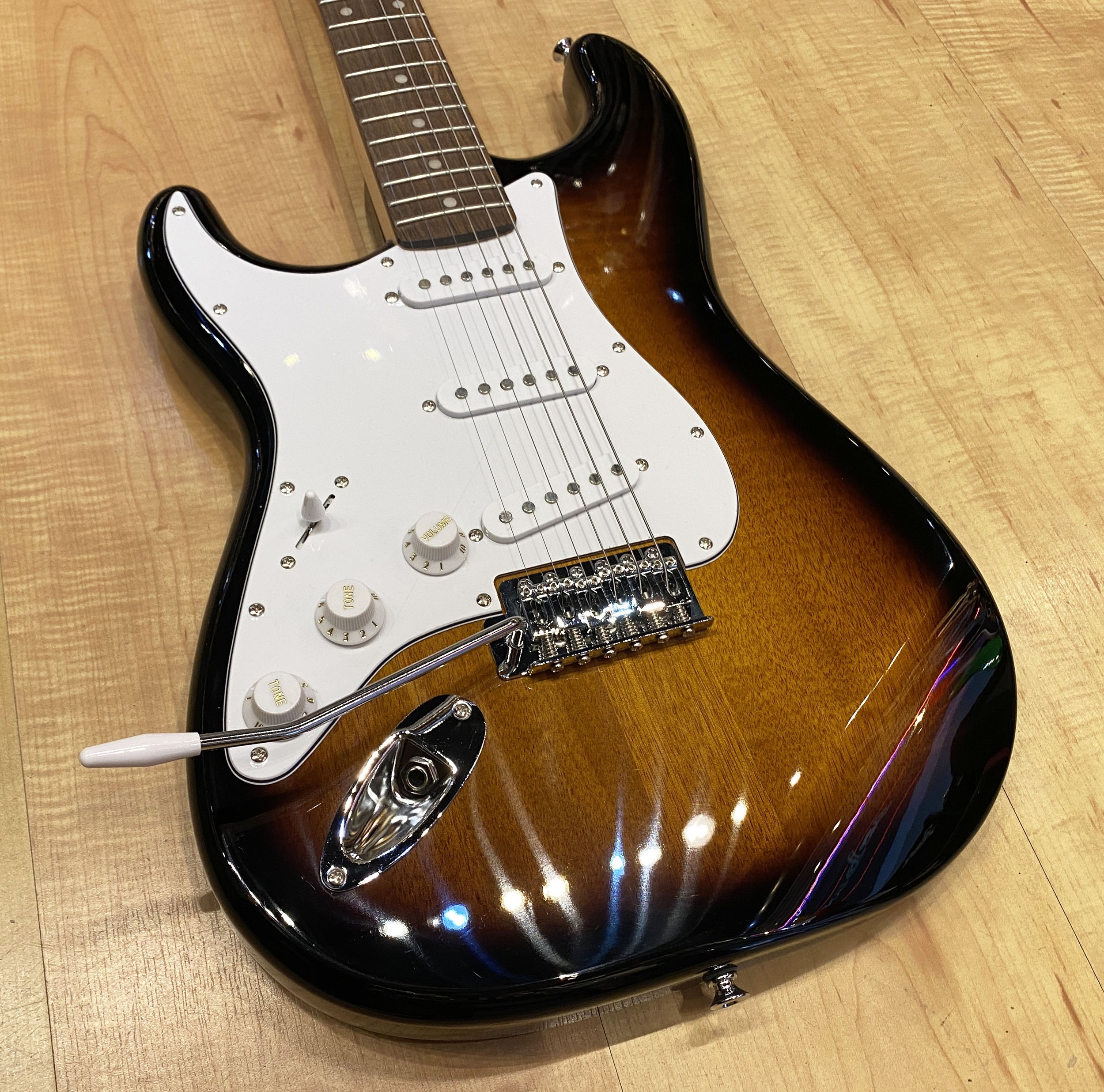 Squier Affinity Series Stratocaster Electric Guitar Brown Sunburst — Andy  Babiuk's Fab Gear