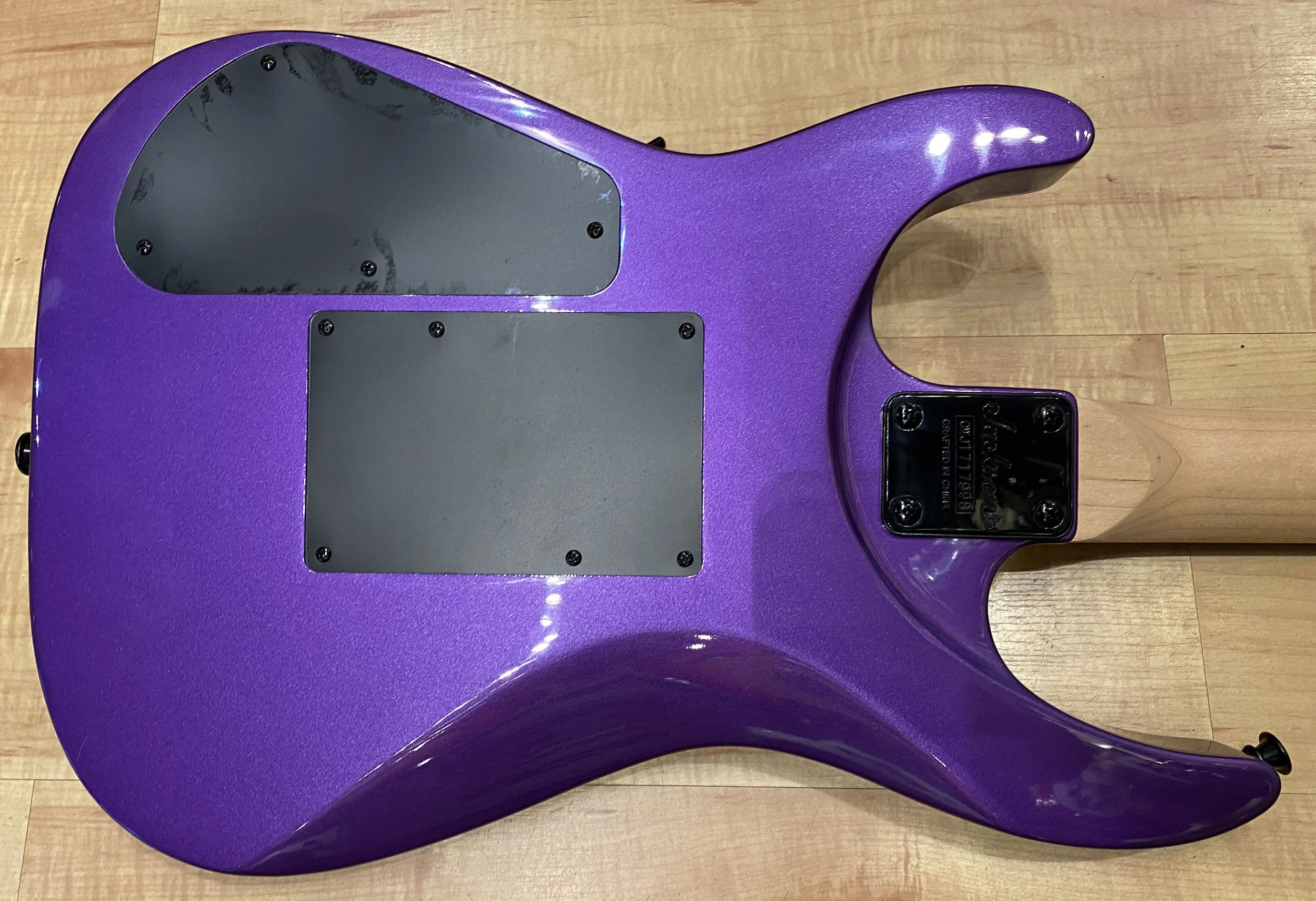 Jackson_JS_Series_Dinky_Arch_Top_JS32_DKA_Purple_9119.jpg