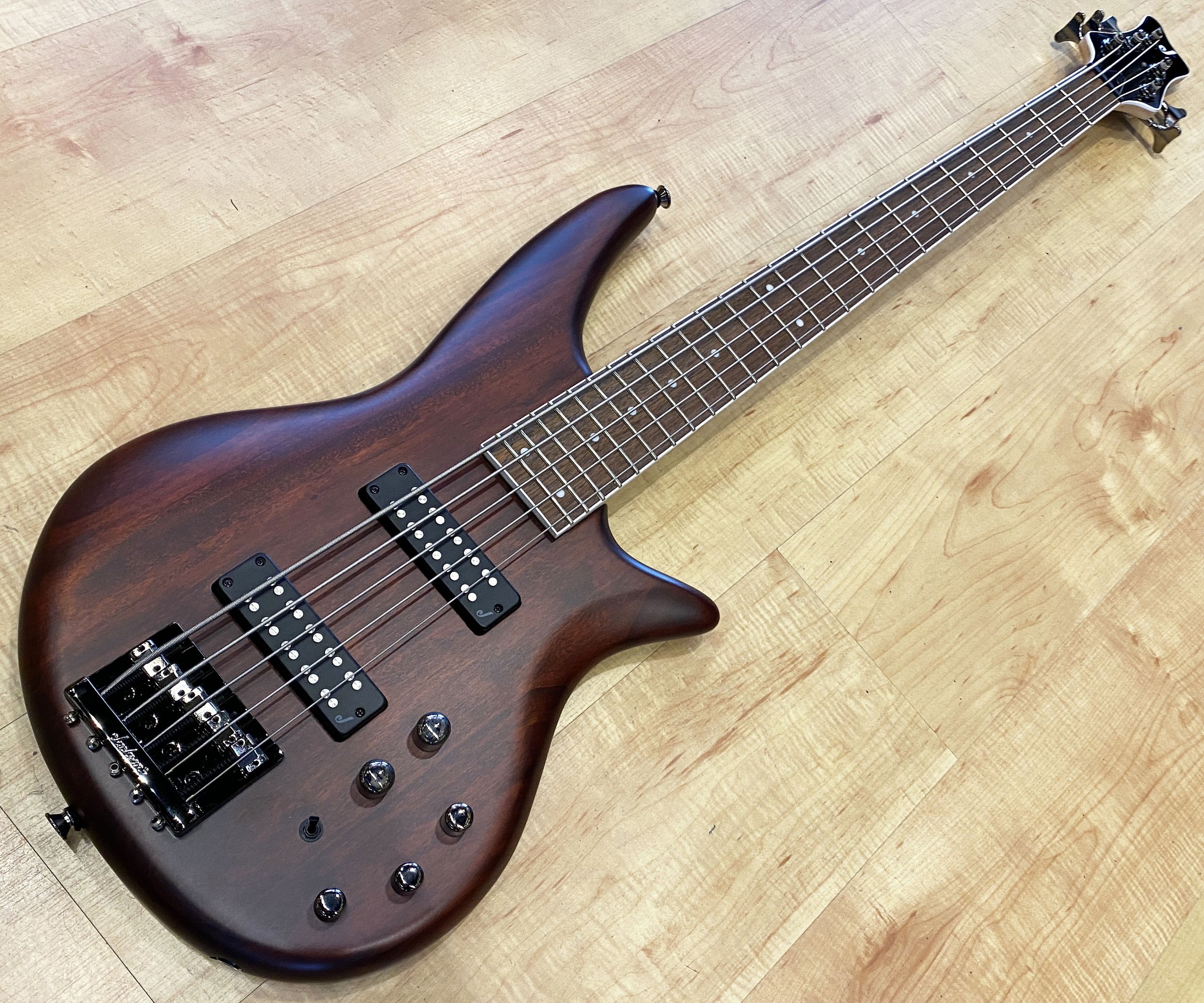 Jackson_JS_Series_Spectra_Bass_JS3V_Walnut_Stain_6749.jpg