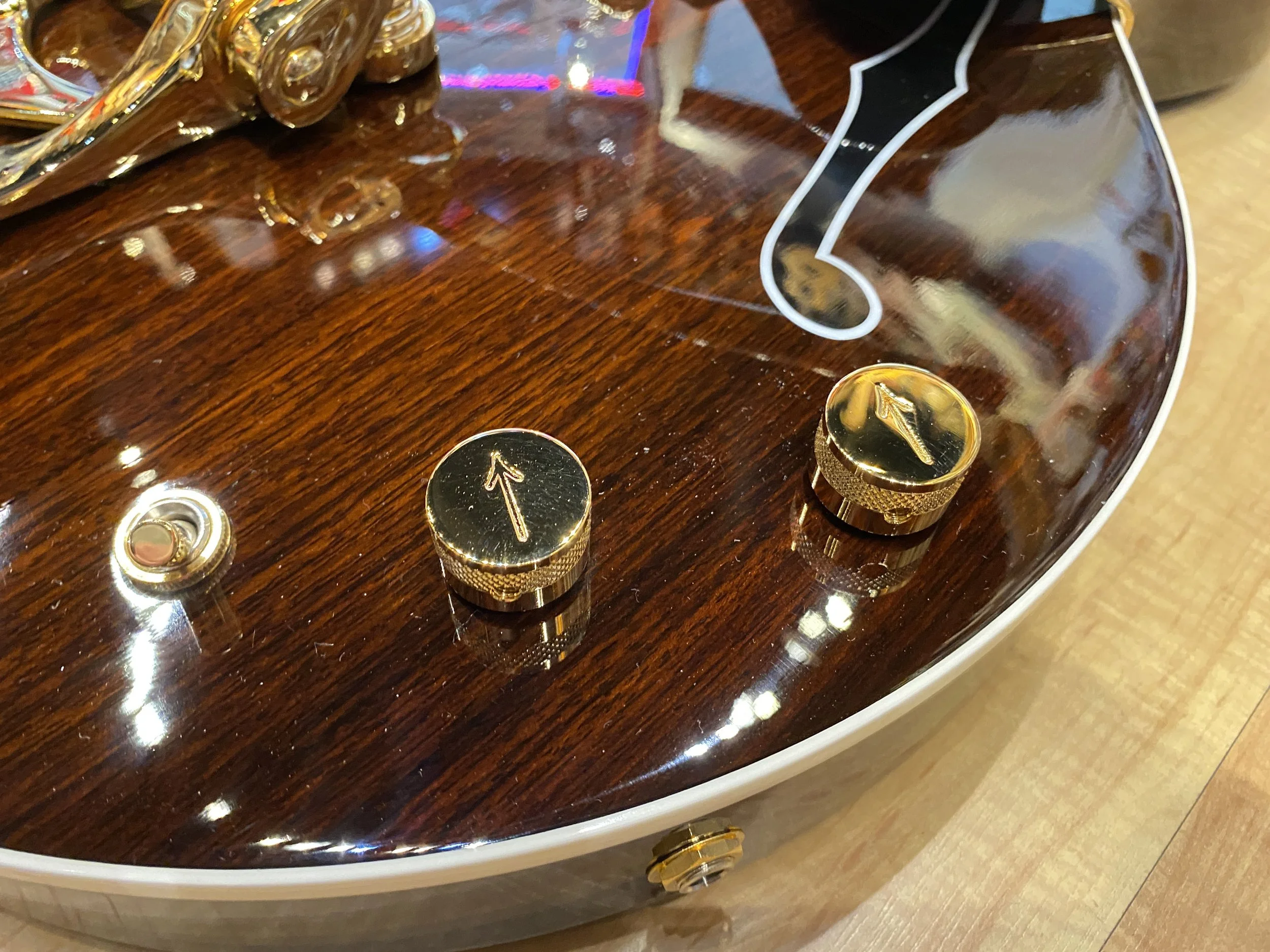 Gretsch_G6119TG62RW_LTD_Limited_Edition _62_Rosewood_Tenny_with_Bigsby_and_Gold_Hardware_Rosewood_Fingerboard_Natural_10