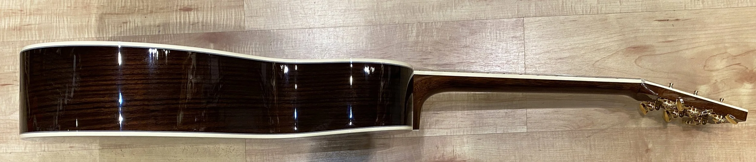 Martin_Custom_Shop_000_Style_14_Fret_Acoustic_Guitar_Wild_Grain_East_Indian_Rosewood_Wood_Set_21_9181.jpg