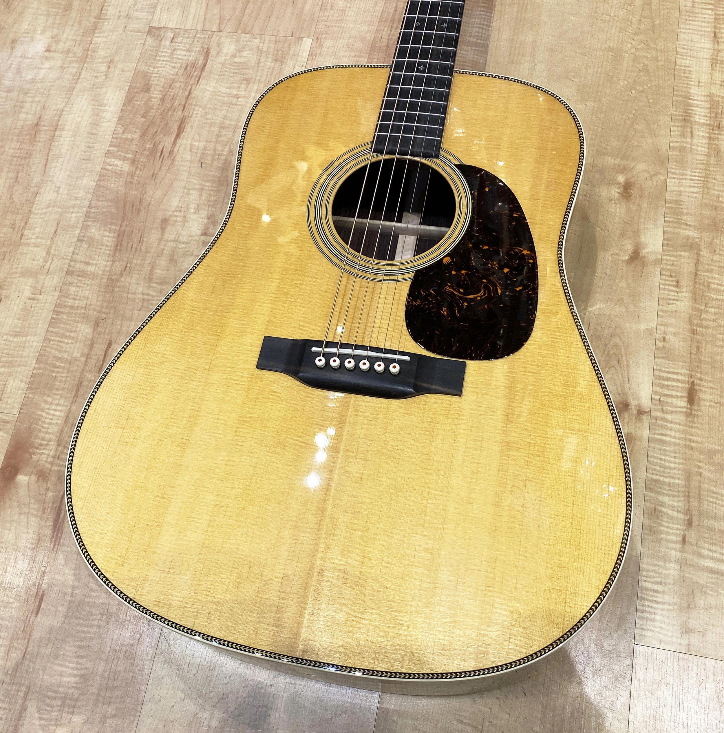 Martin_HD28_HD_28_Acoustic_Guitar__SN_2663917_2023_Model_12.jpg