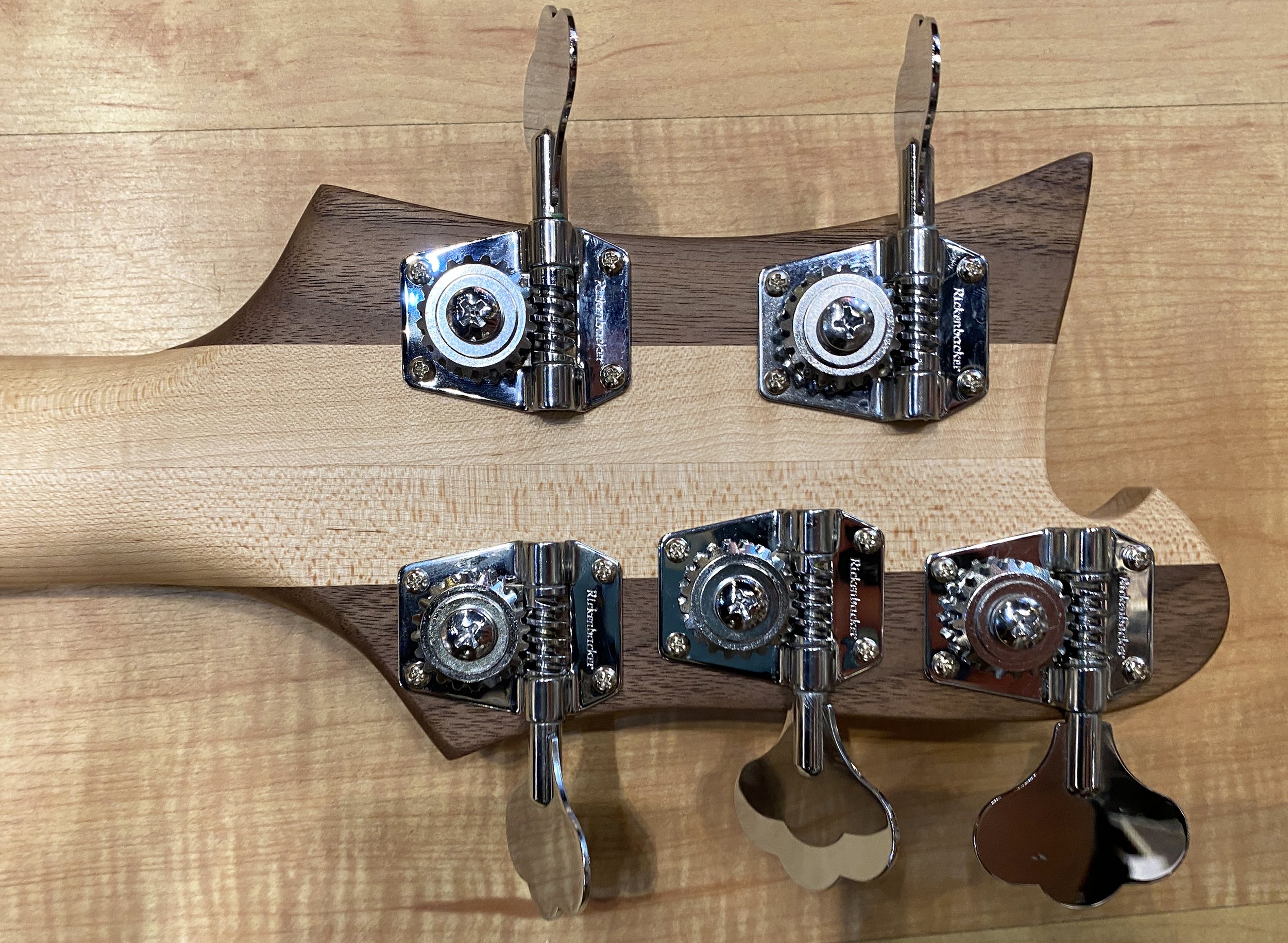 Rickenbacker_4003SW5_4003SW_5_String_Bass_4003S_Walnut_Bass_14