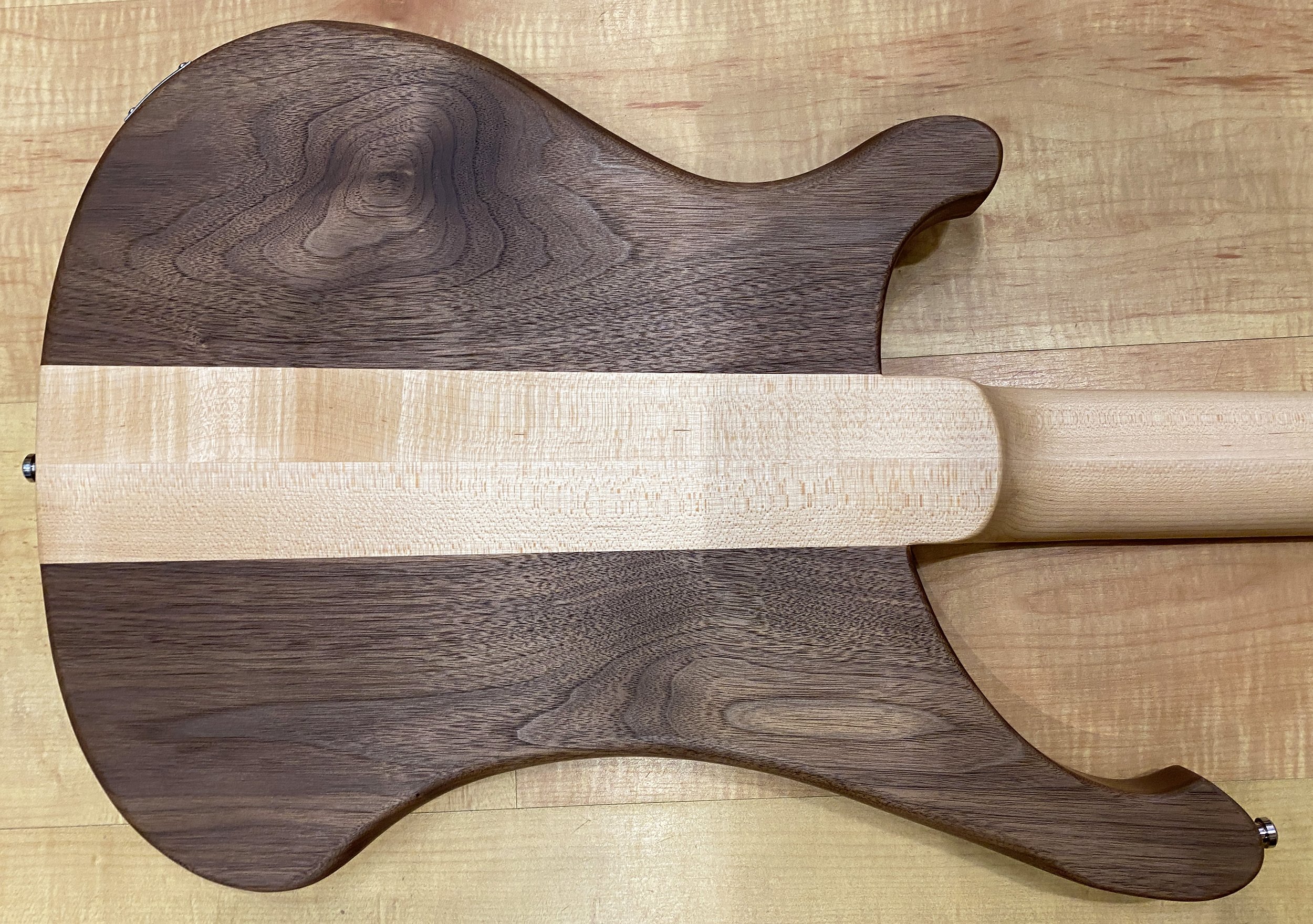 Rickenbacker_4003SW5_4003SW_5_String_Bass_4003S_Walnut_Bass_5