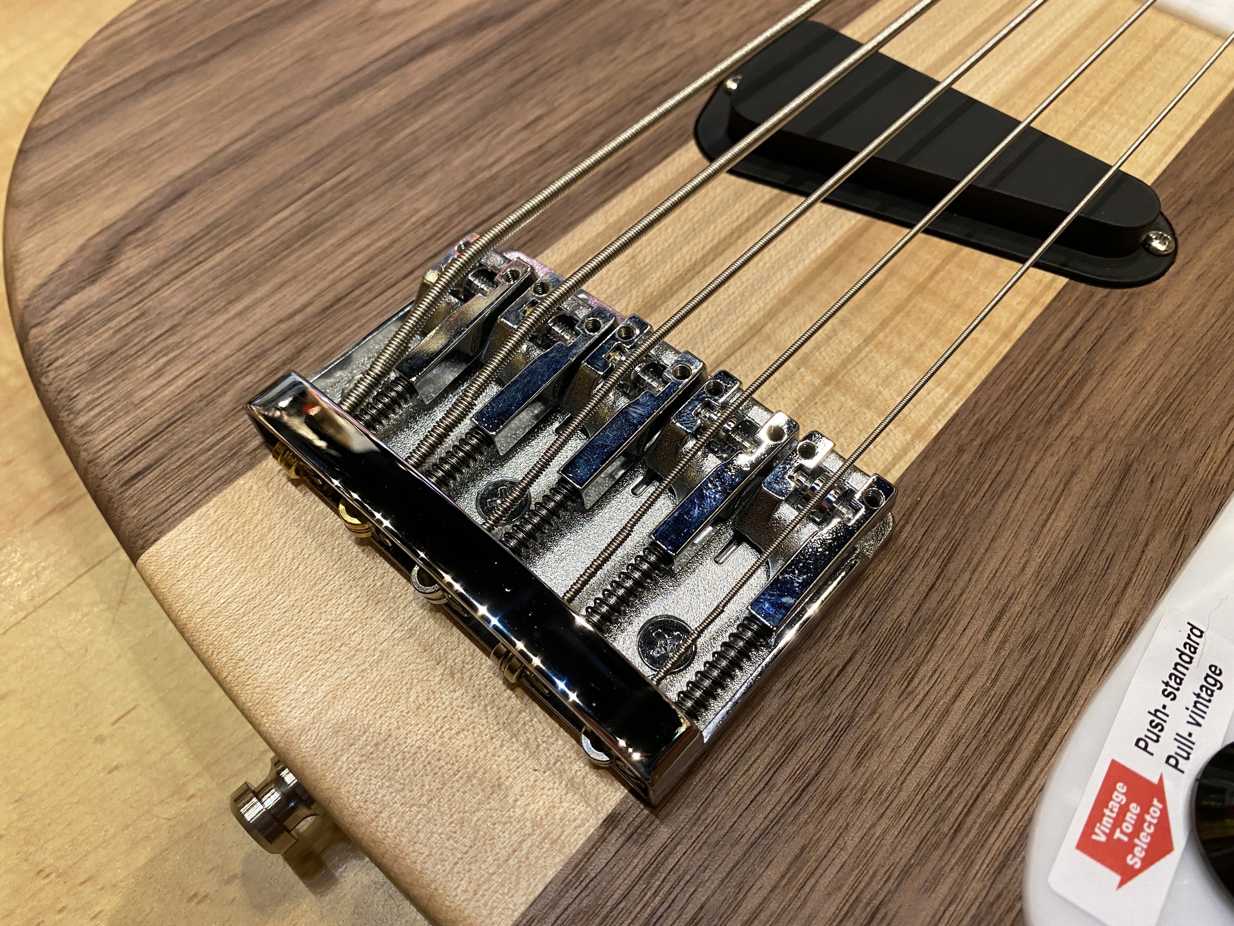 Rickenbacker_4003SW5_4003SW_5_String_Bass_4003S_Walnut_Bass_10