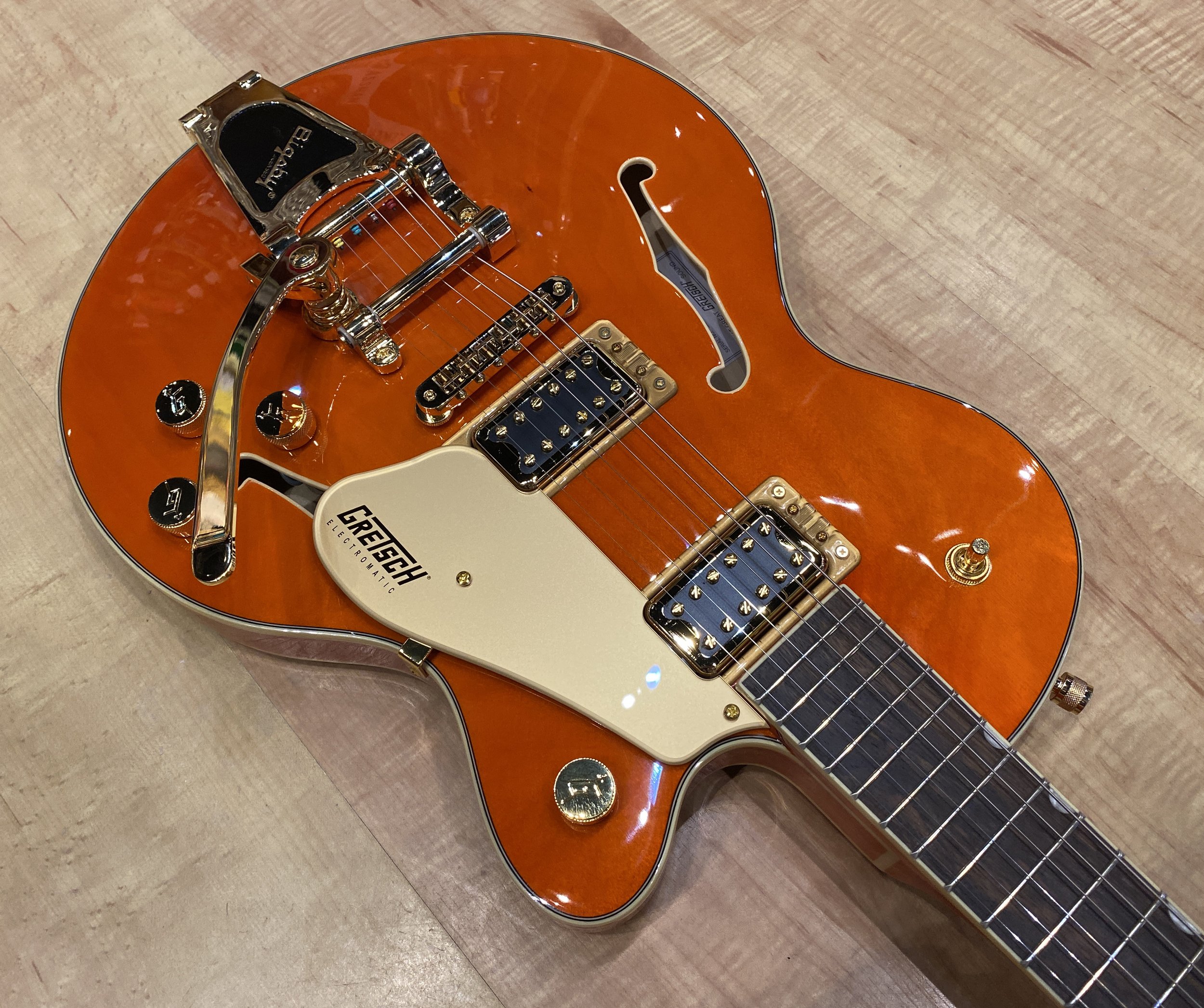 Gretsch_G5655TG_Electromatic_Center_Block_Jr_Single_Cut_with_Bigsby_and_Gold_Hardware_Laurel_Fingerboard_Orange_Stain_Semi_Hollow_Electric_Guitar_Orange_6