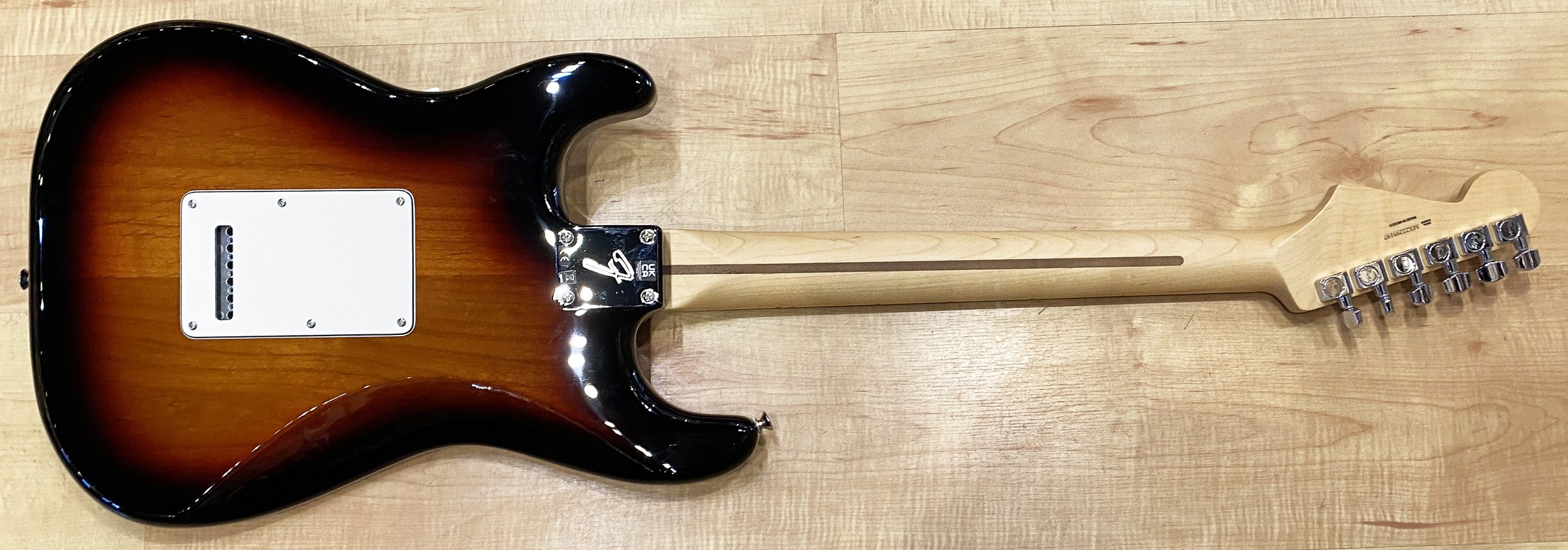 Fender Player Stratocaster, Maple - 3-Color Sunburst