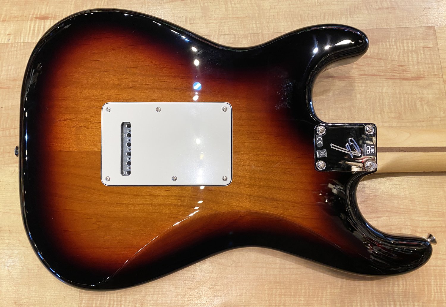 Fender Player Stratocaster, Maple - 3-Color Sunburst