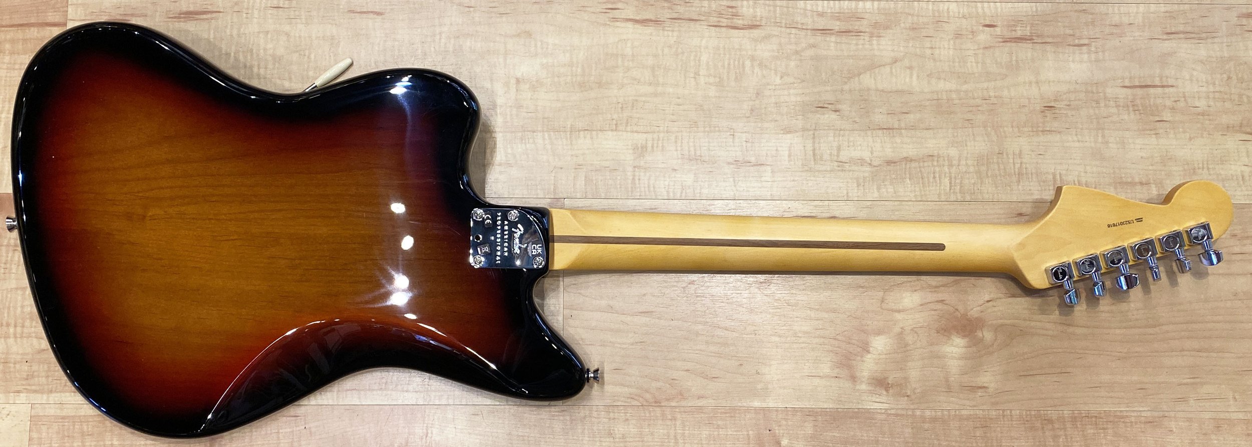 Fender_American_Professional_II_Jazzmaster_3