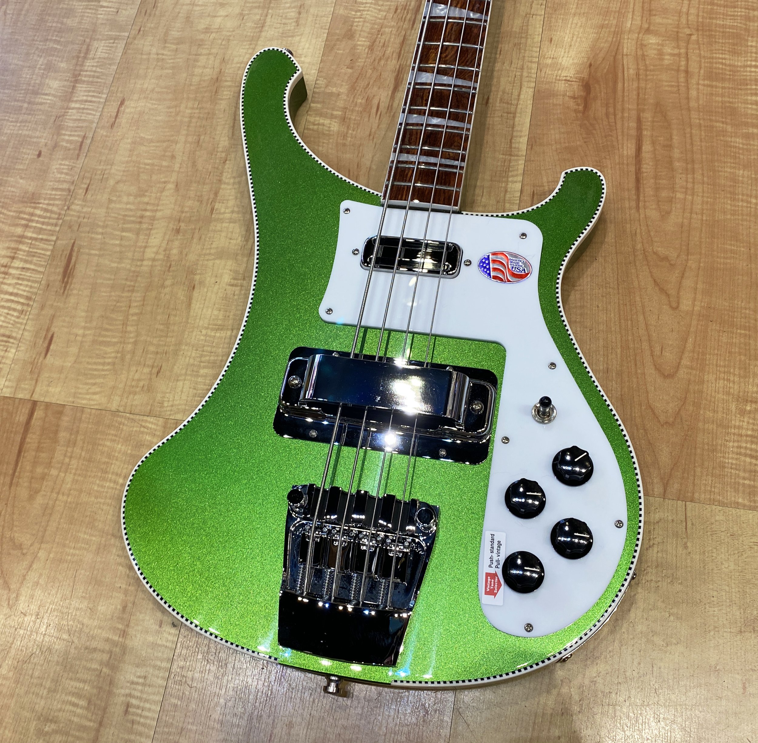 Rickenbacker_4003_Fab_Gear_LTD_2023_Candy_Apple_Green_CAG_V2_New_Version_1