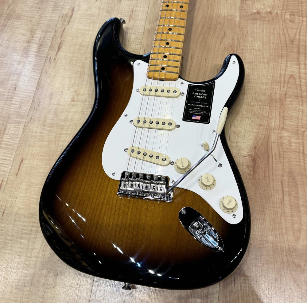 Fender_American_Vintage_II_195  