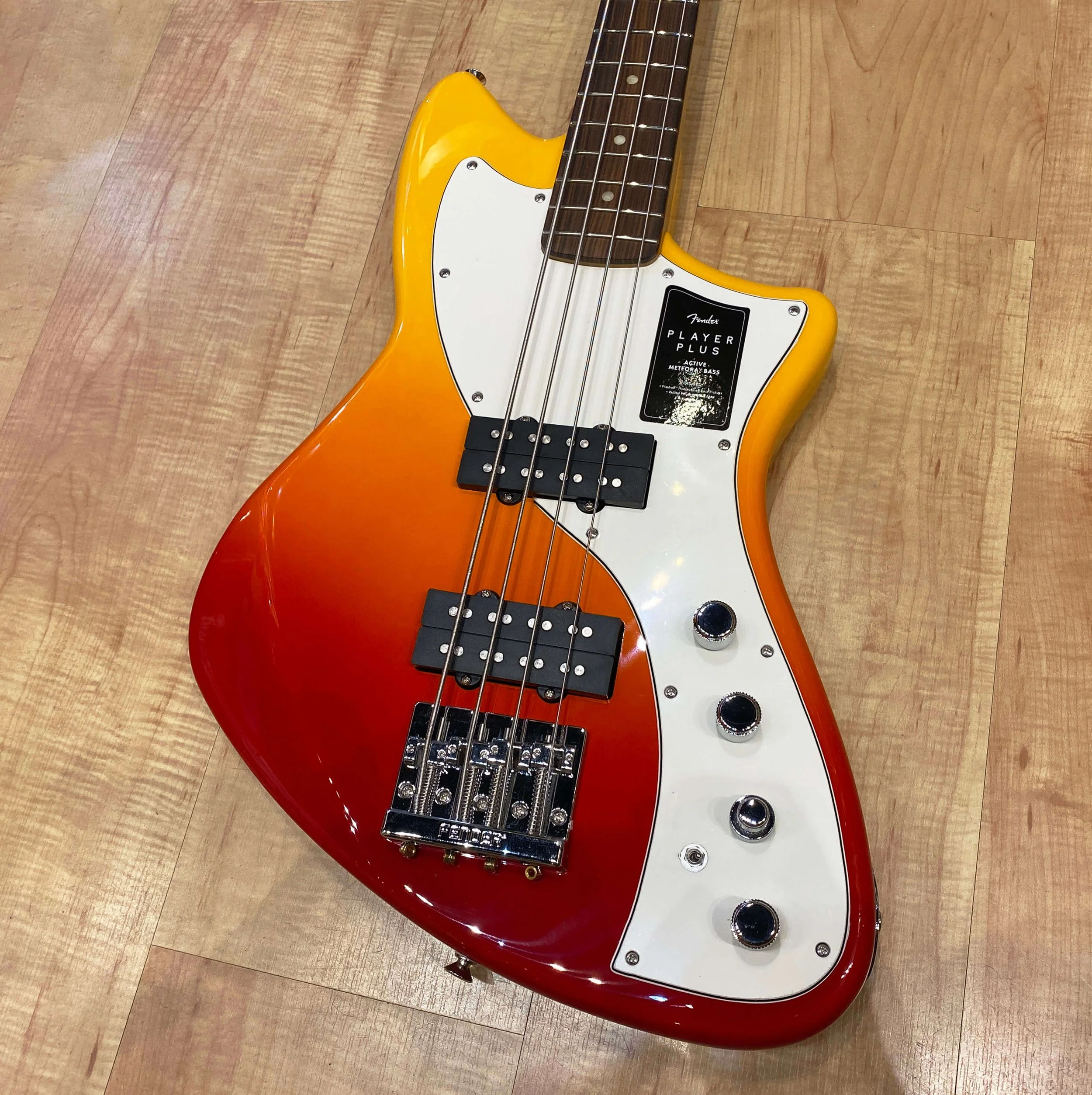 Fender Player Plus Active Meteora Bass In Tequila Sunrise