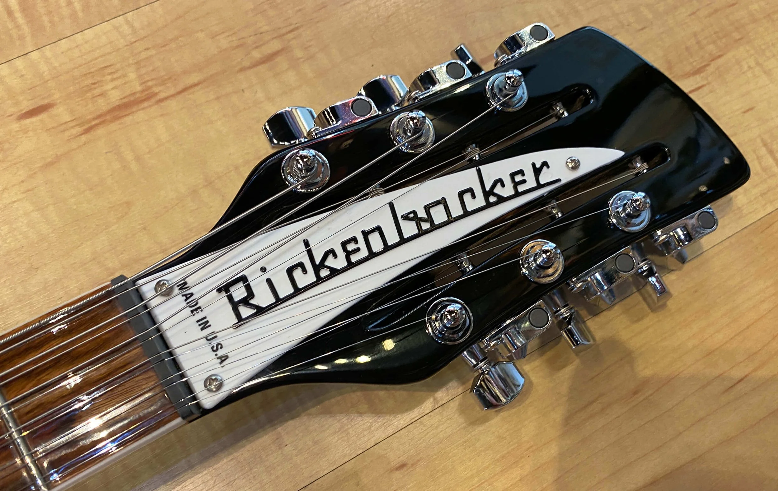 Rickenbacker_36012_360_12_JetGlo_Jet_Glo_String_Electric_Guitar_Black_24_Fret_Gloss_9982.jpg