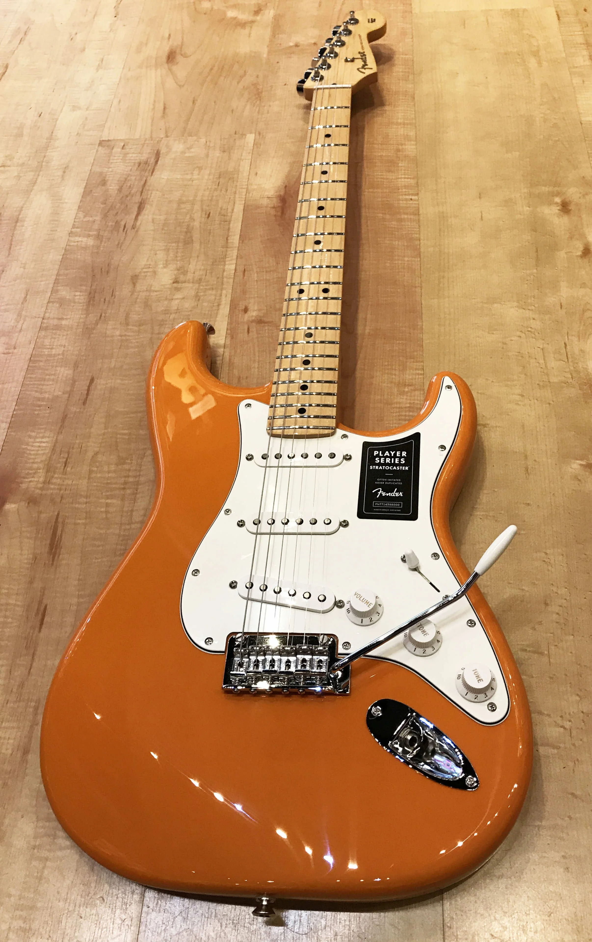 Fender_Player_Series_Electric_Guitar_Mexican_Made_Orange_56784.jpg
