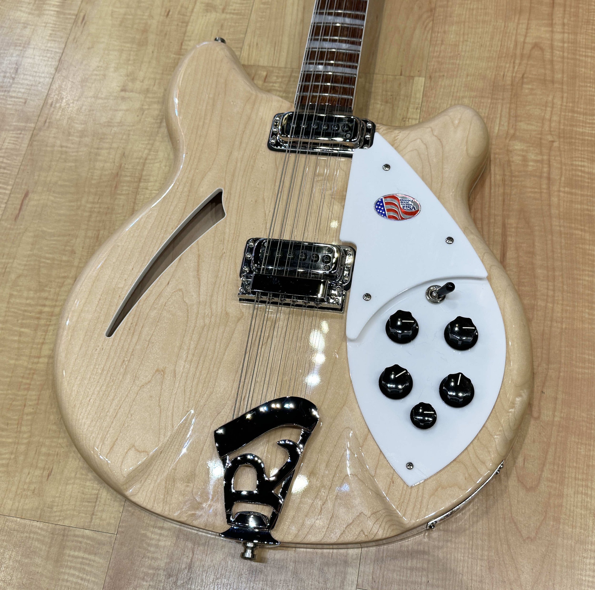 Used_2023_Rickenbacker_36012_360_12_MapleGlo_Natural_Blonde_12_String_Electric_Guitar_with_Case_3432.jpg