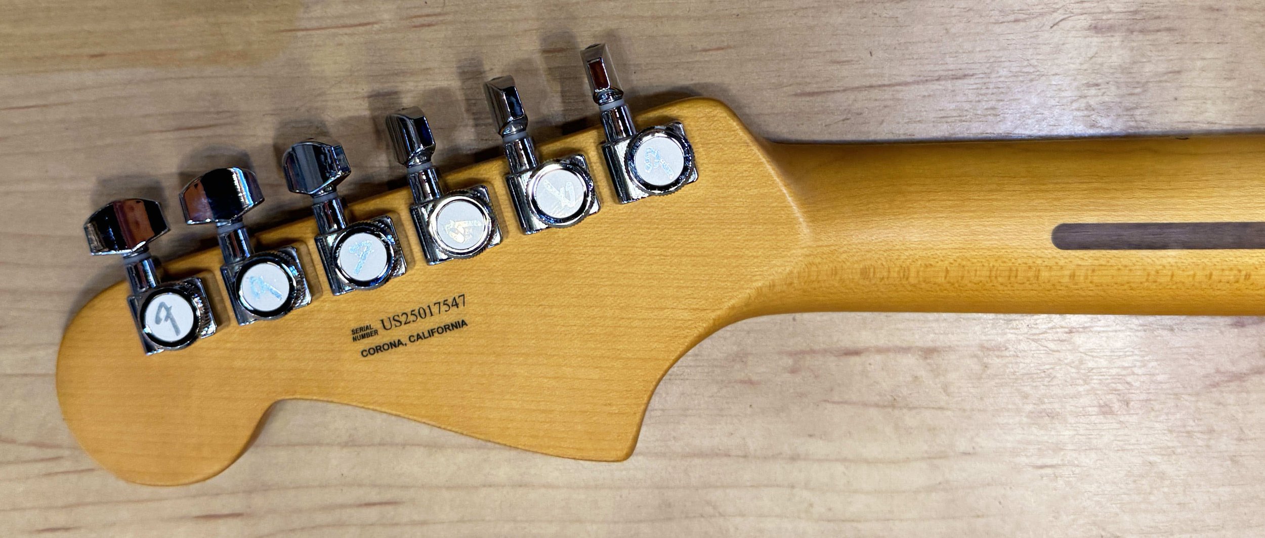 Tuners of the Fender American Ultra II Meteora Electric Guitar In Avalanche White