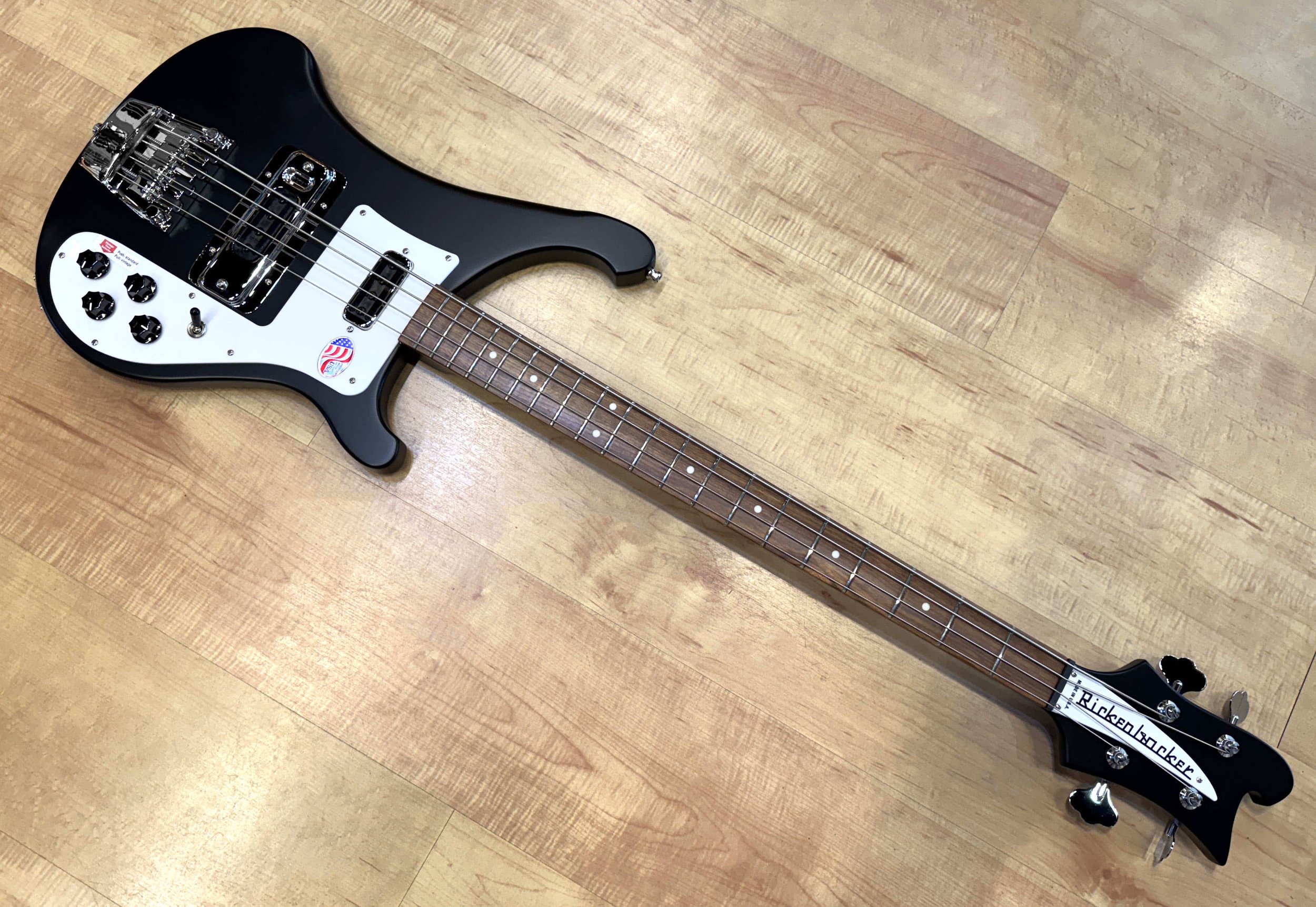 Neck of the Rickenbacker 4003S Bass Matte Black