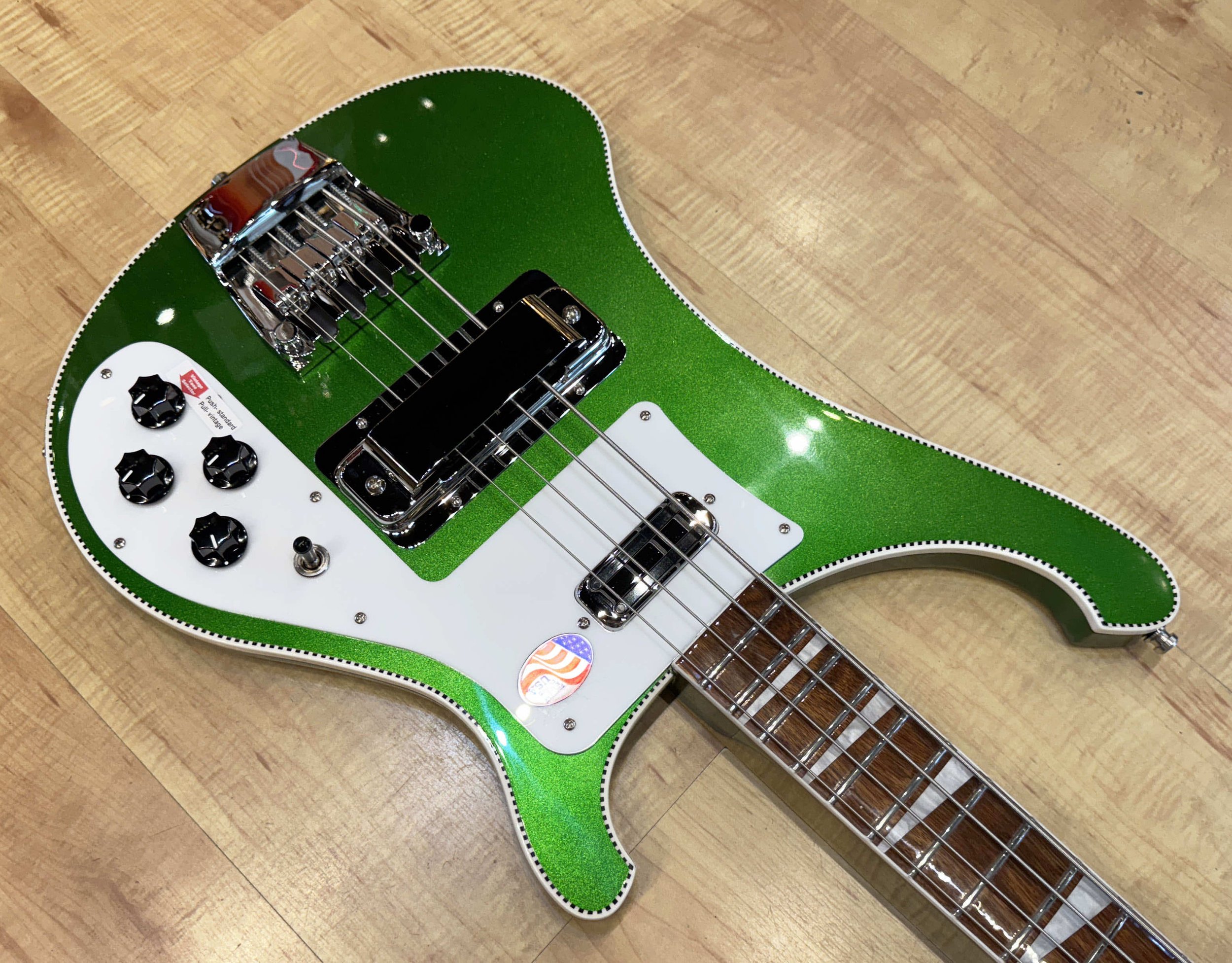 Rickenbacker_4003_CBVP_CAG_2025_Run_Three_Candy_apple_Green_Bass_3934.jpg