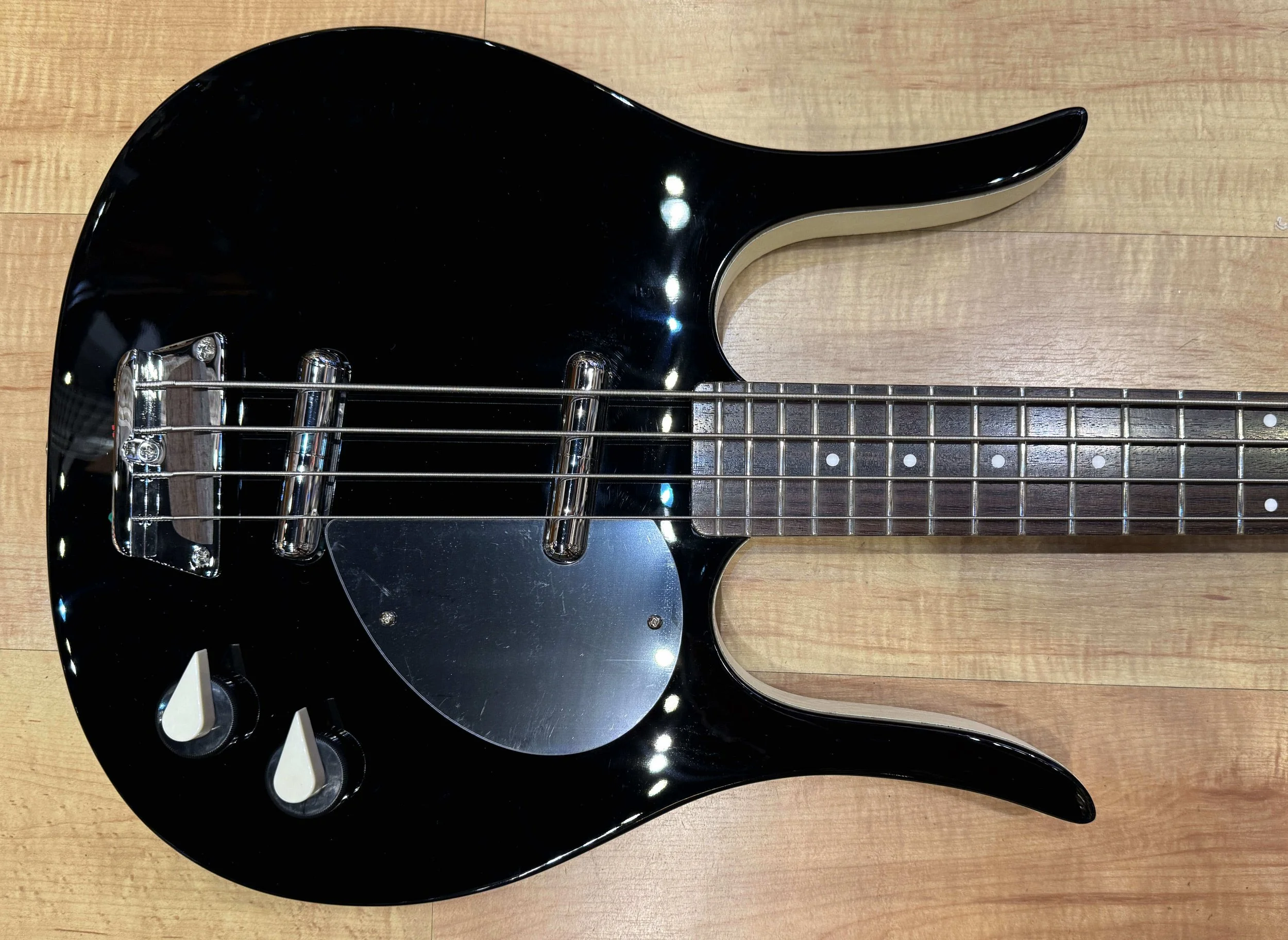 Body of the Danelectro Longhorn Bass Guitar in Black