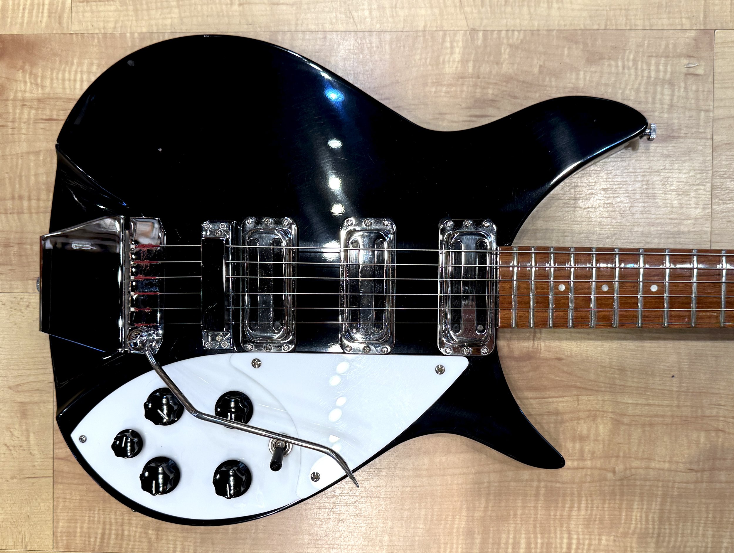 Body of the Rickenbacker 350V63 Liverpool Electric Guitar w/ Accent Vibrato - Full Scale Version (JetGlo) - Used 2012