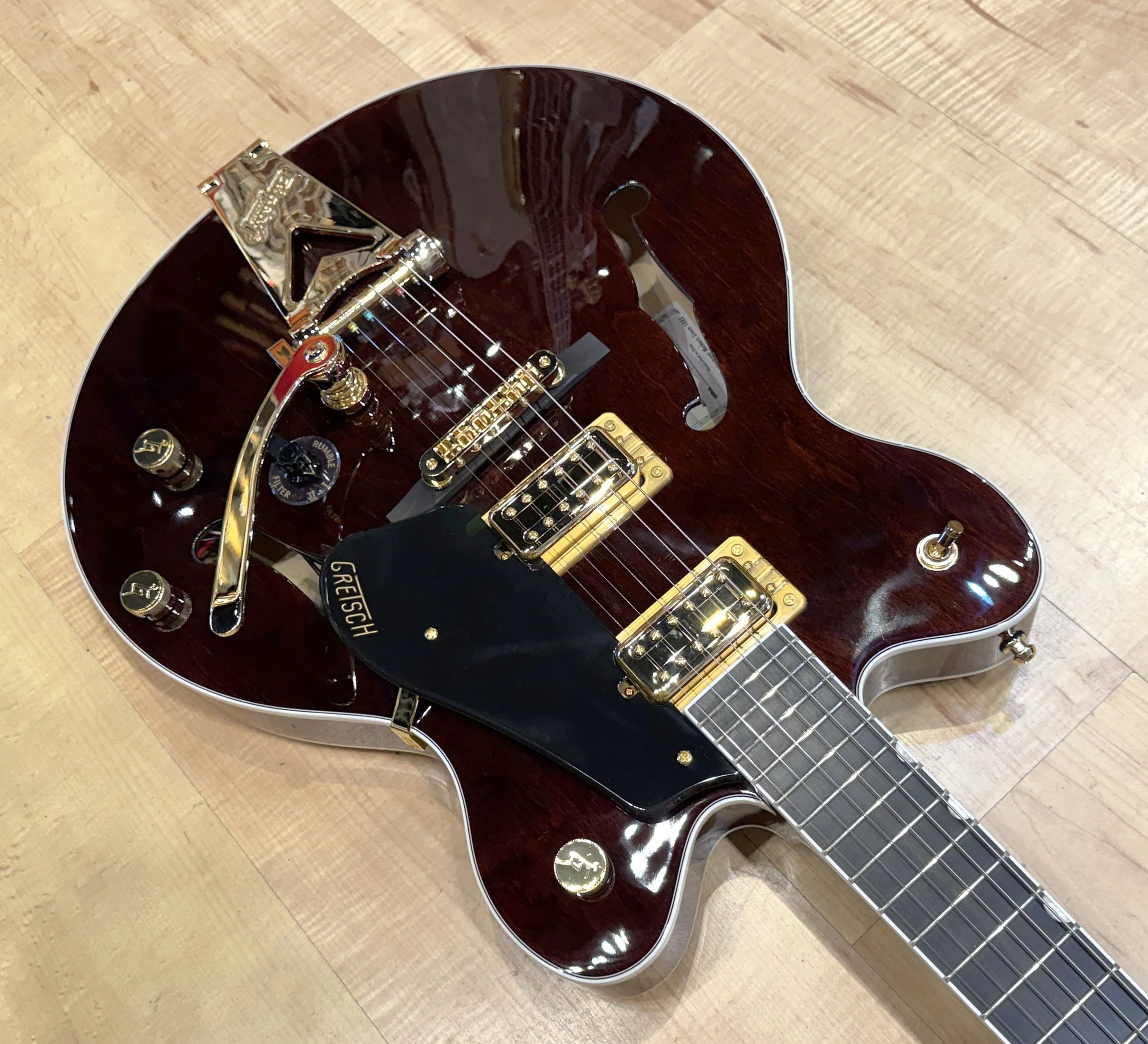 Pickguard of the Gretsch Limited Edition Abbey Road Studiomatic Hollow Body Guitar with Bigsby In Classic Walnut Stain