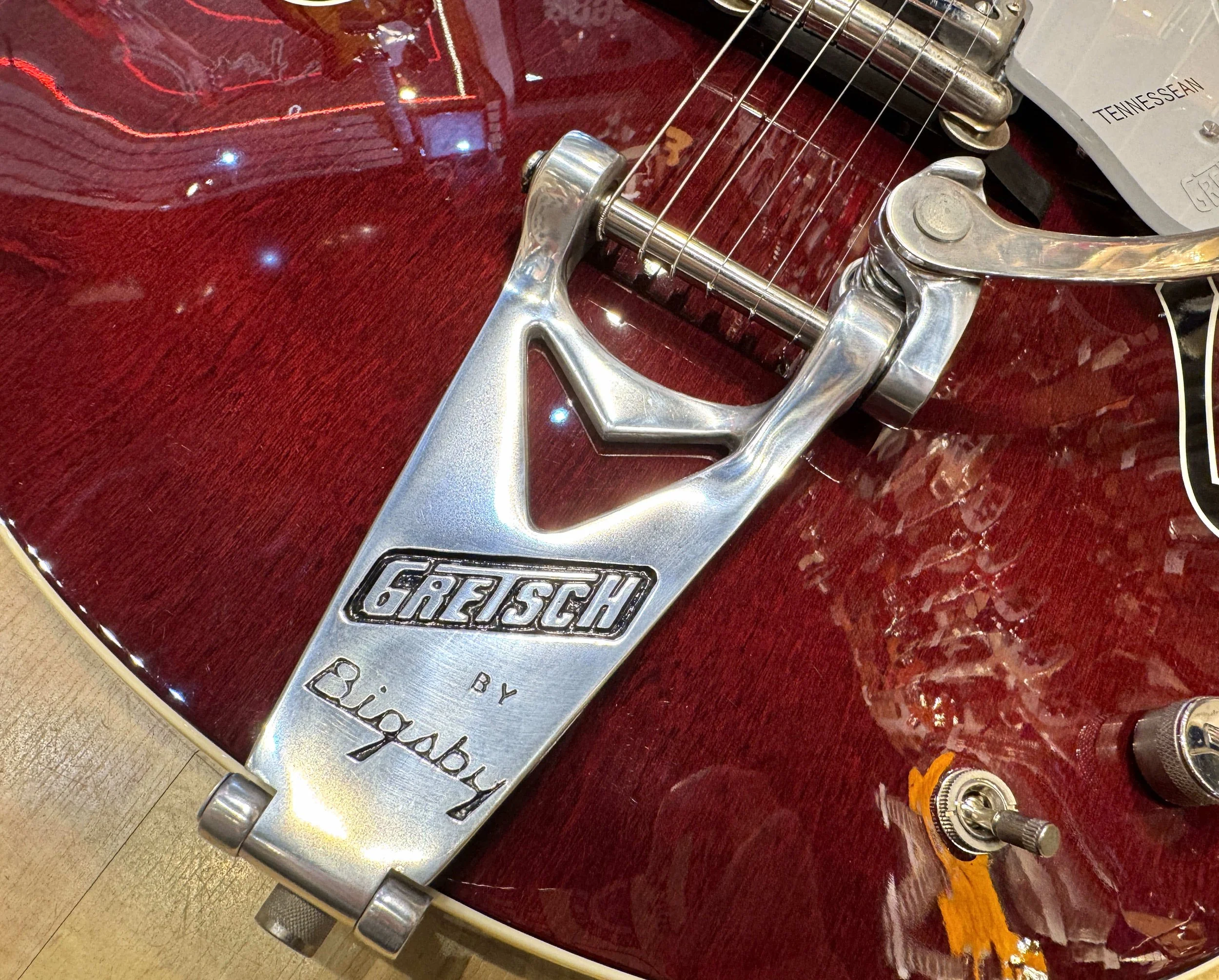 Tailpiece of the Gretsch 6119-62HT Tennessean Semi-Hollow Electric Guitar- Used 2001