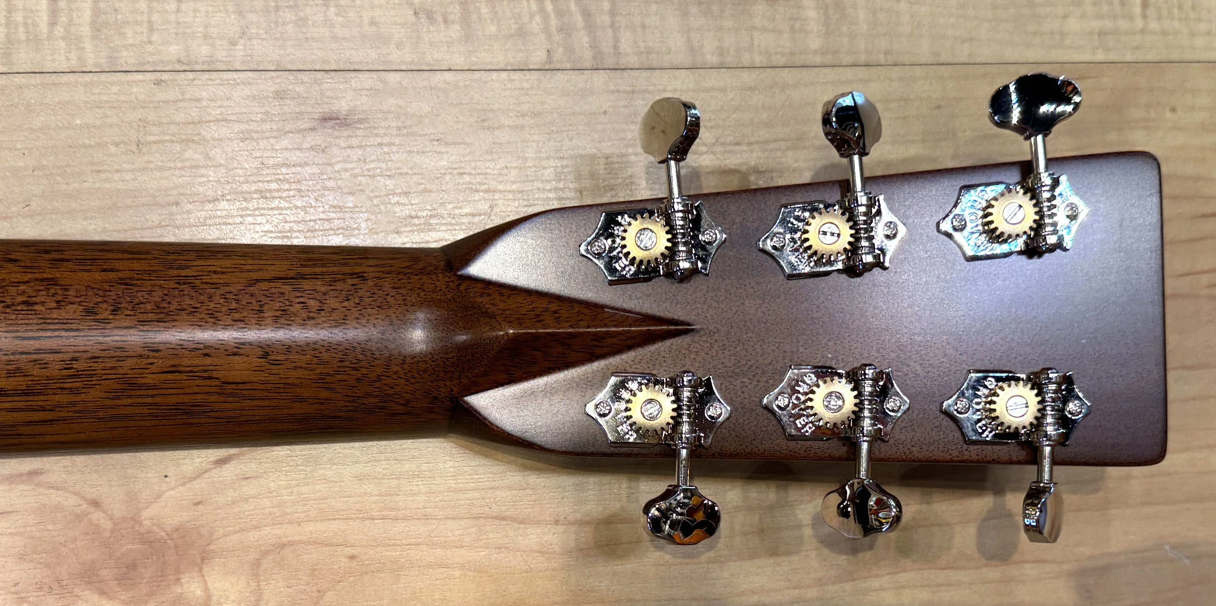 Tuners of the Martin Standard Series Super HD-28 Large-Body Dreadnought Acoustic Guitar