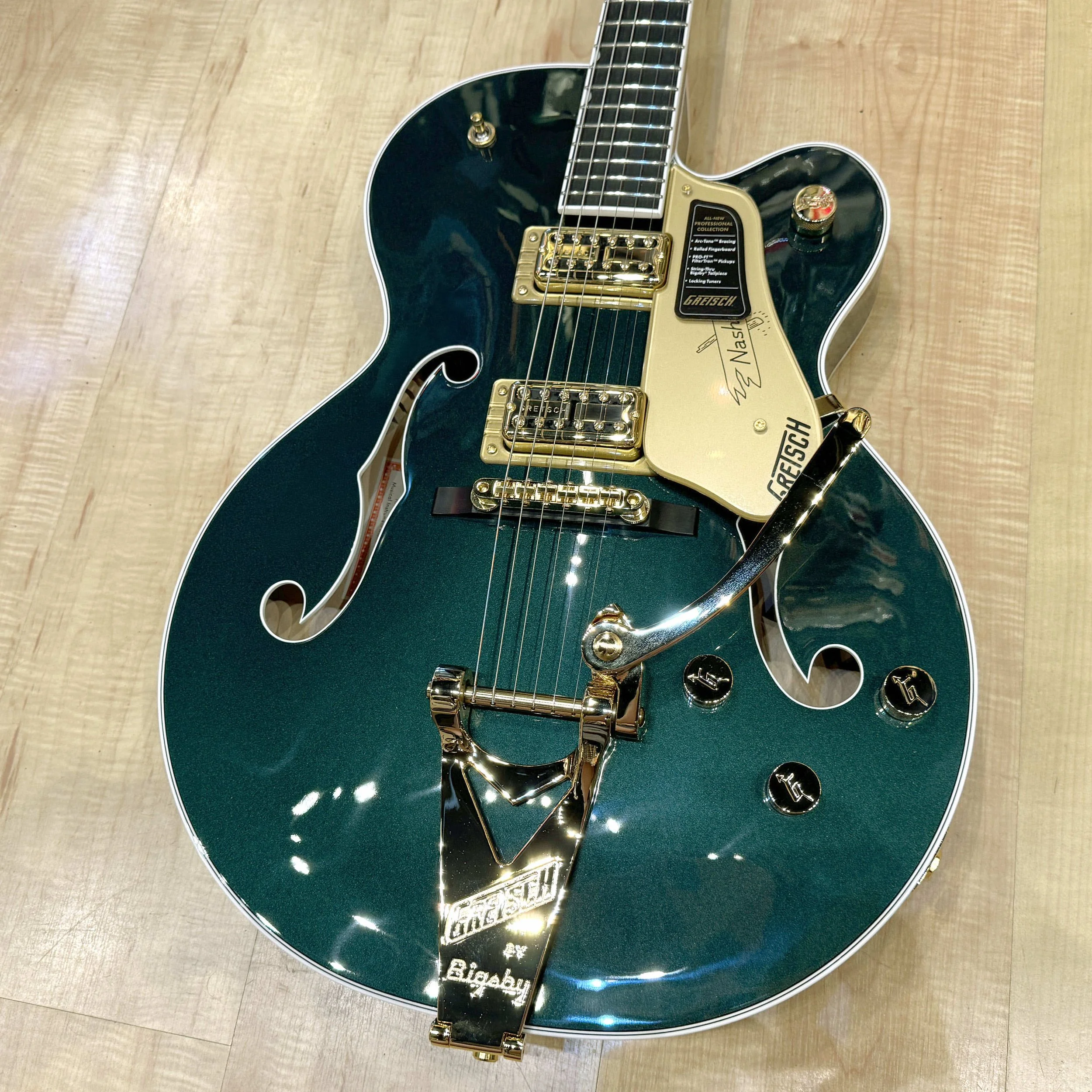 Gretsch 6120 Nashville Hollow Body with String-Thru Bigsby and Gold Hardware In Cadillac Green