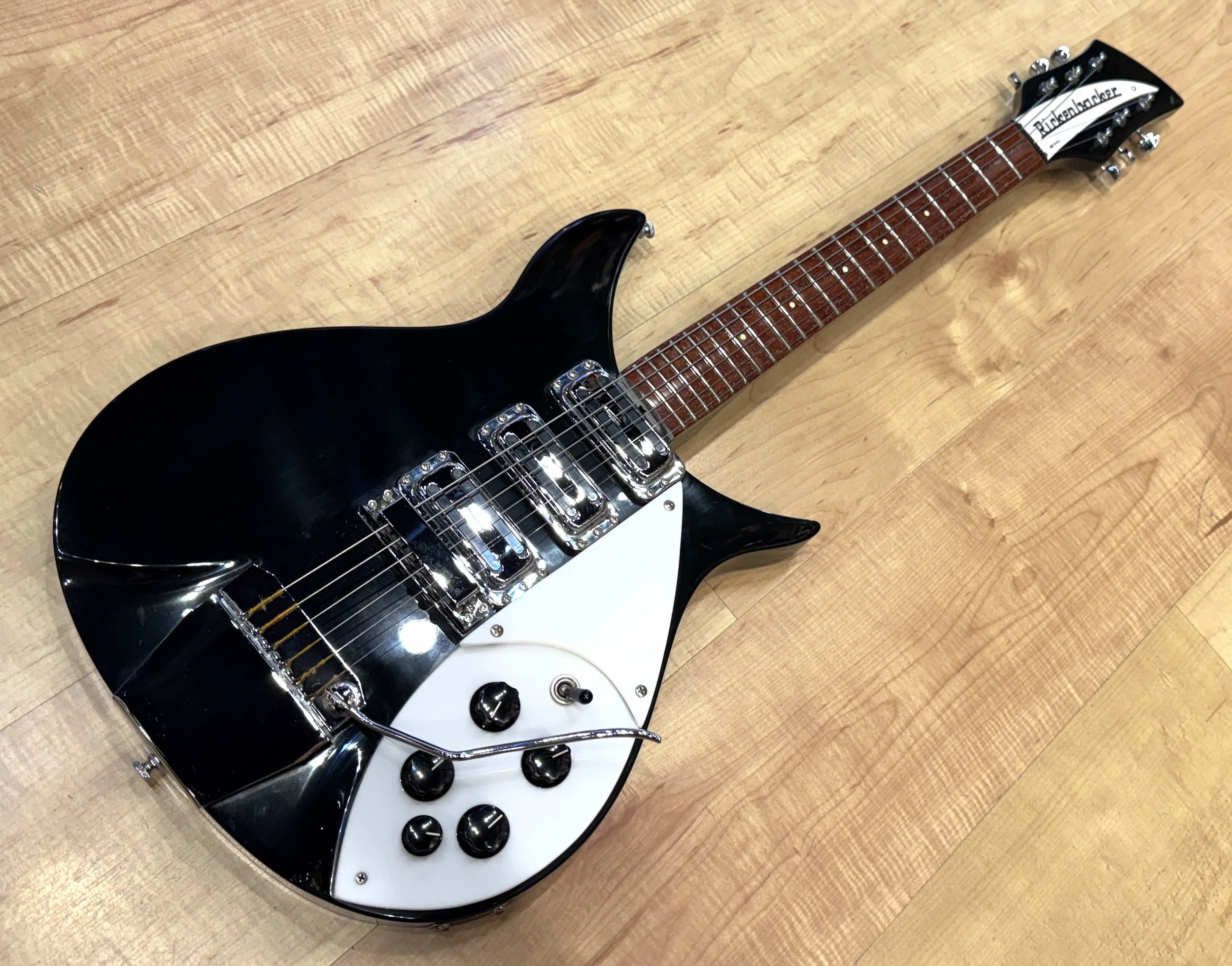 Full view  of the Rickenbacker 325V64 Short-Scale Electric Guitar (JetGlo) - Vintage 1984